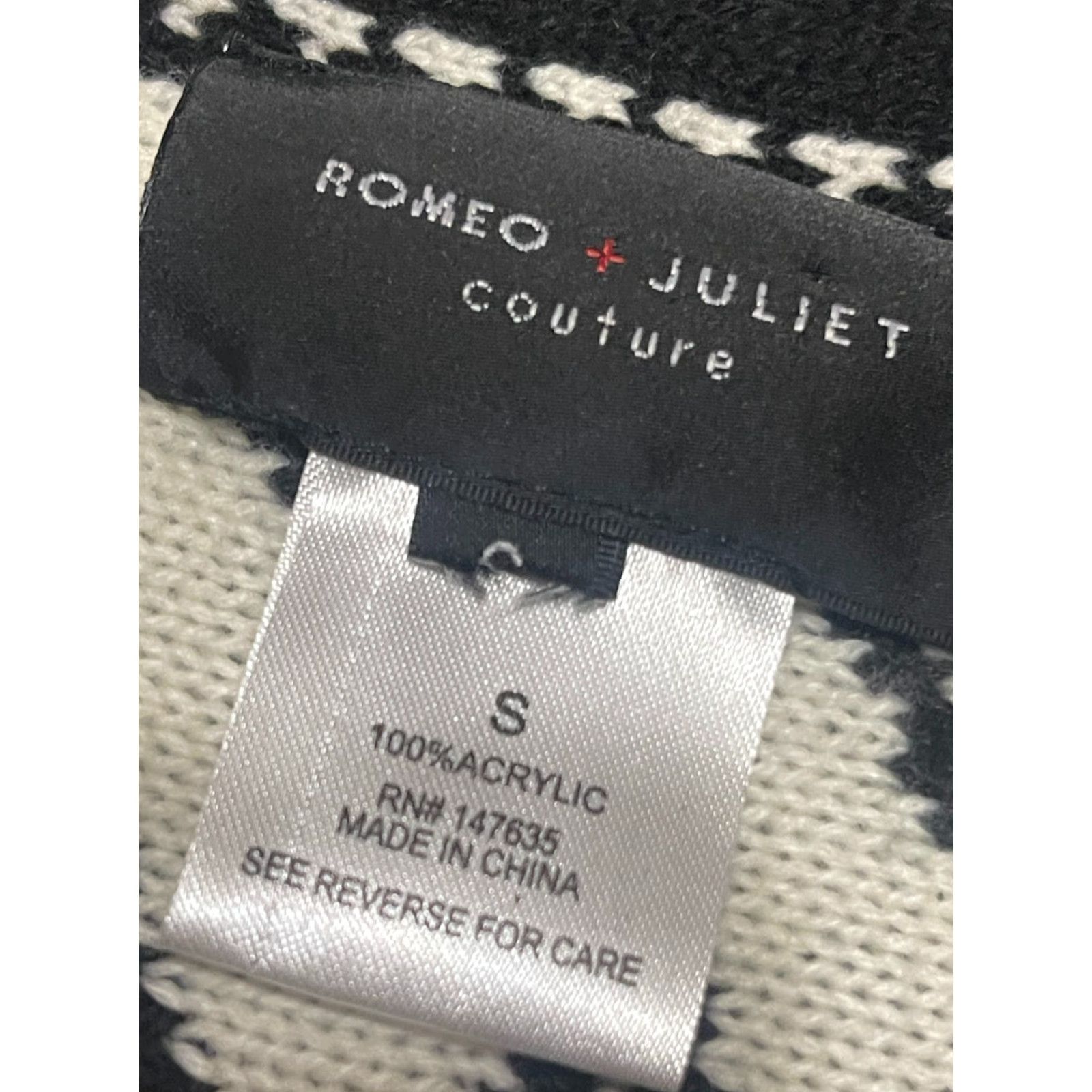 Vintage Romeo + Juliet Sweater, Women's Size Small, Black White Print Allover Cardigan Size S / US 4 / IT 40 - 7 Thumbnail