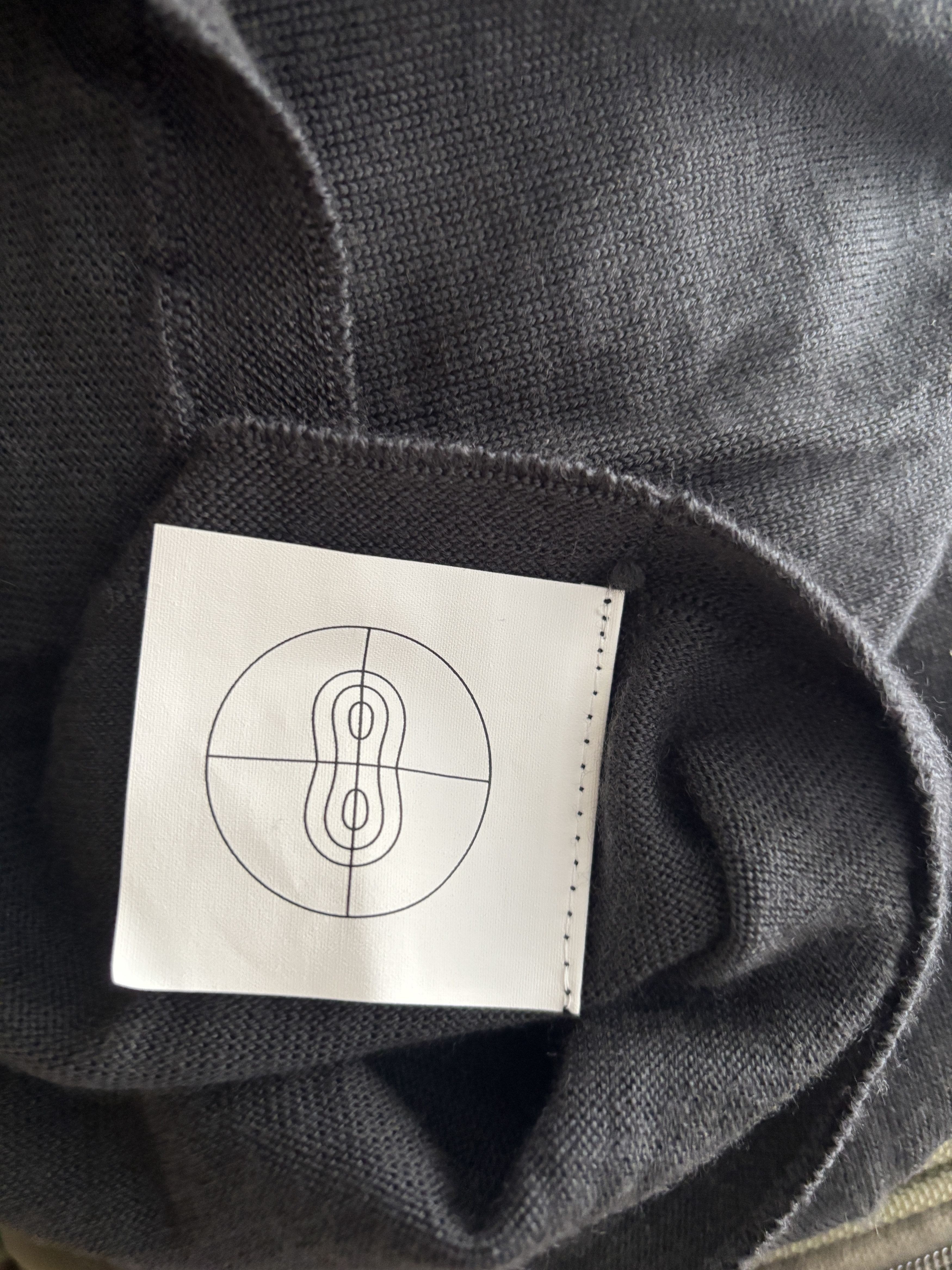 Goldwin Wool Seamless Knit Top/ Sweater Lead Grey - Size 2 - Small Size US L / EU 52-54 / 3 - 7 Thumbnail