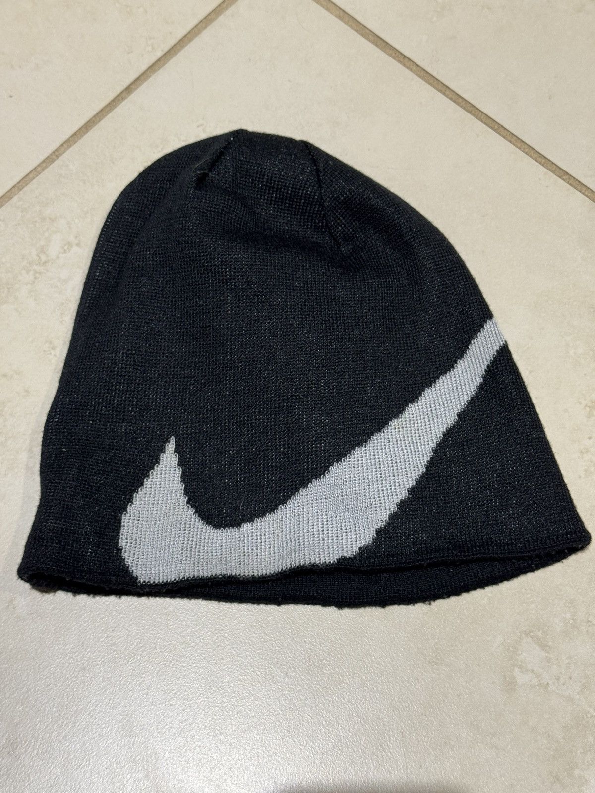 Nike Vintage 2000s Y2k Nike Beanie Black Grey Reversible Stripe Size ONE SIZE - 4 Thumbnail