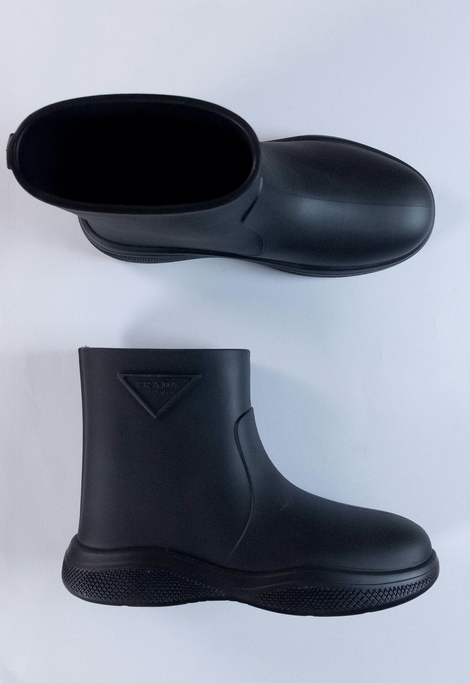 Prada PRADA Mellow black triangle logo rubber rain boots 12 45 Size US 12 / EU 45 - 2 Thumbnail