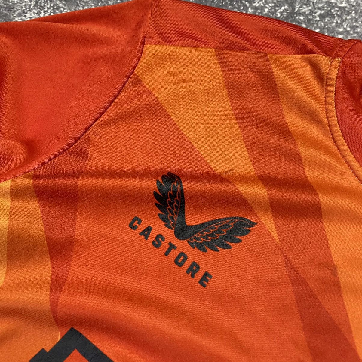 Vintage Men’s Castore New Castle United Small Logo soccer jersey Size US L / EU 52-54 / 3 - 4 Thumbnail