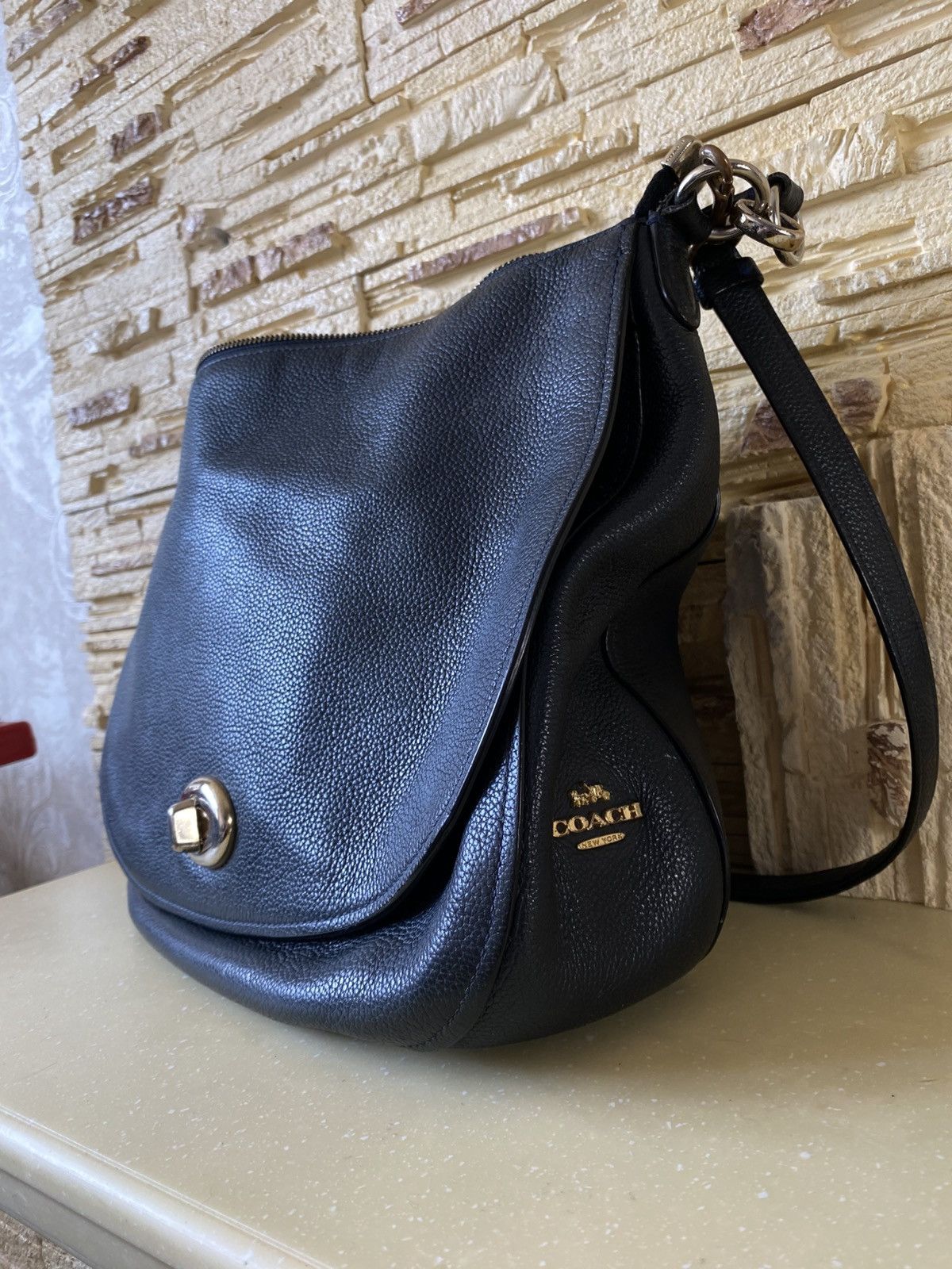 Coach Coach Navy Leather Shoulder Crossbody Golden Logo Bag Size ONE SIZE - 12 Thumbnail