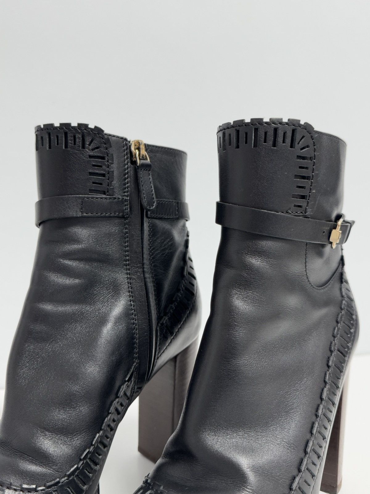 Tod's Tod’s Buckled Laser-cut Glossed-leather Ankle Boots In Nero Size US 6 / IT 36 - 7 Thumbnail