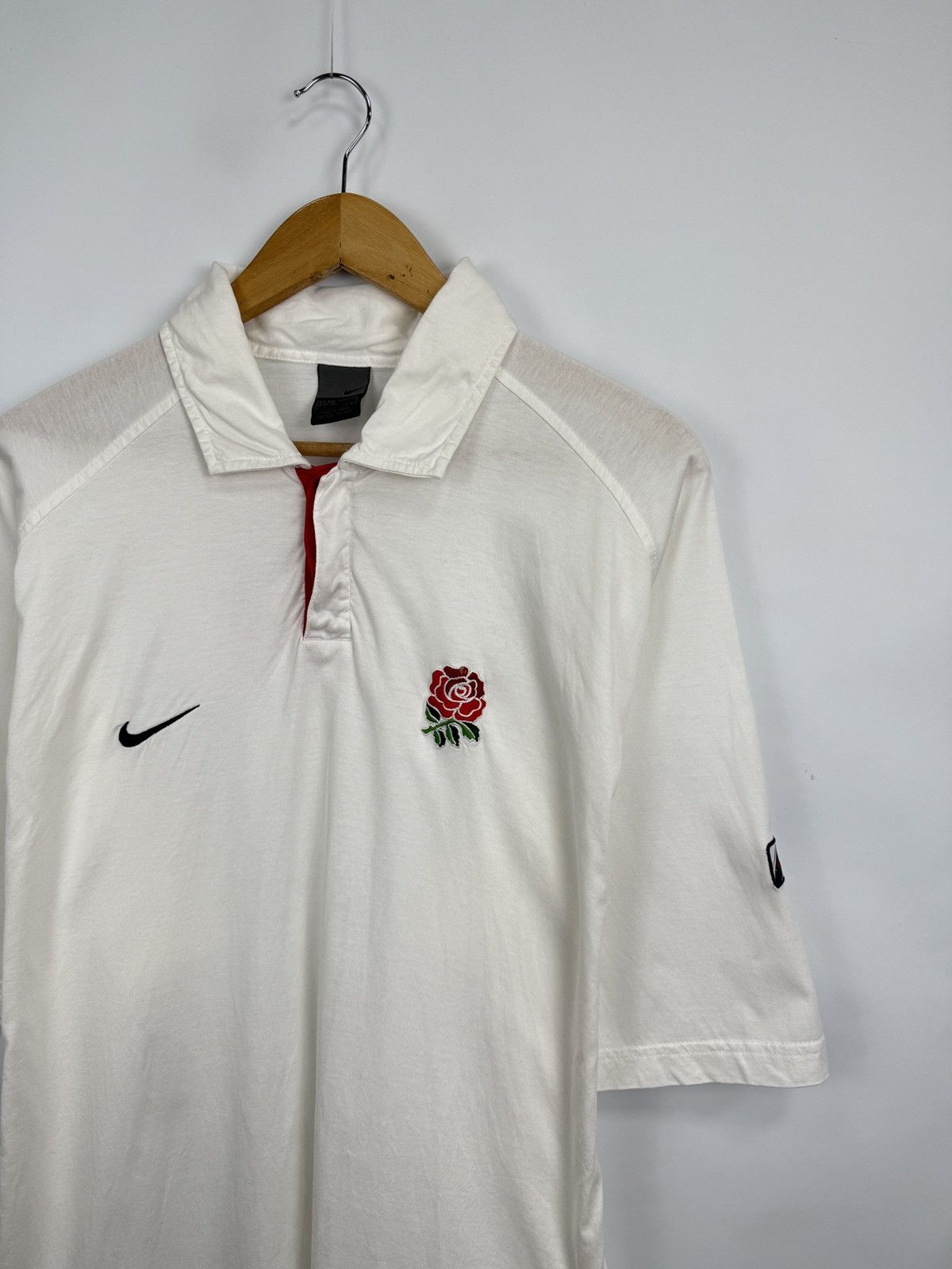 Nike 🏴󠁧󠁢󠁥󠁮󠁧󠁿 Vintage 90s Nike Rugby England Polo T-Shirt Rare Retro Y2K Size US XXL / EU 58 / 5 - 2 Thumbnail