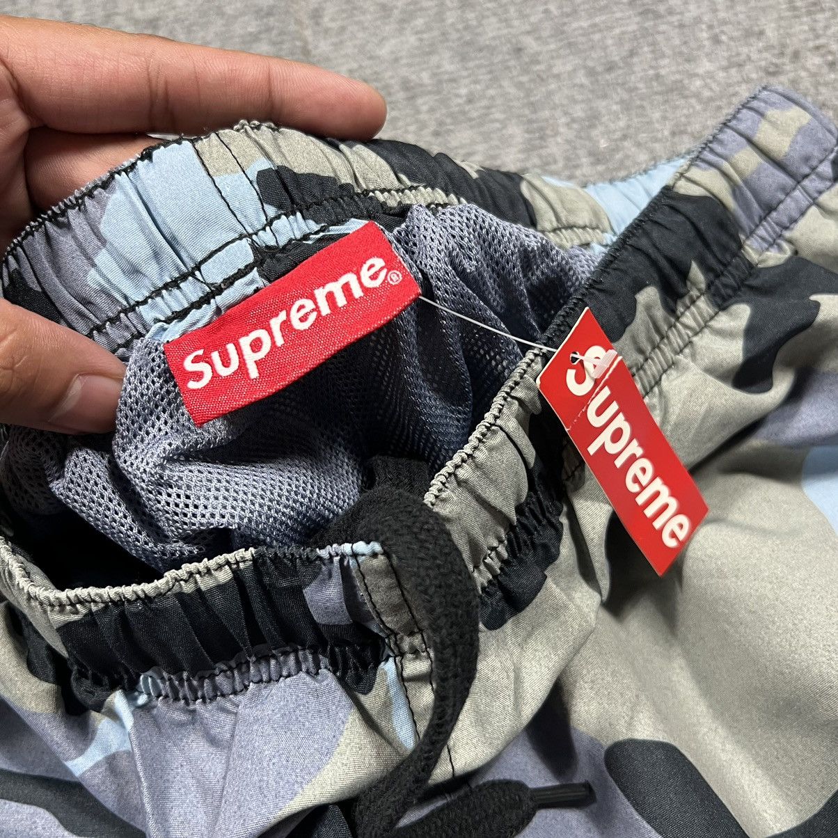 Supreme Supreme warm up pants SS18 blue camo Size US 34 / EU 50 - 5 Thumbnail