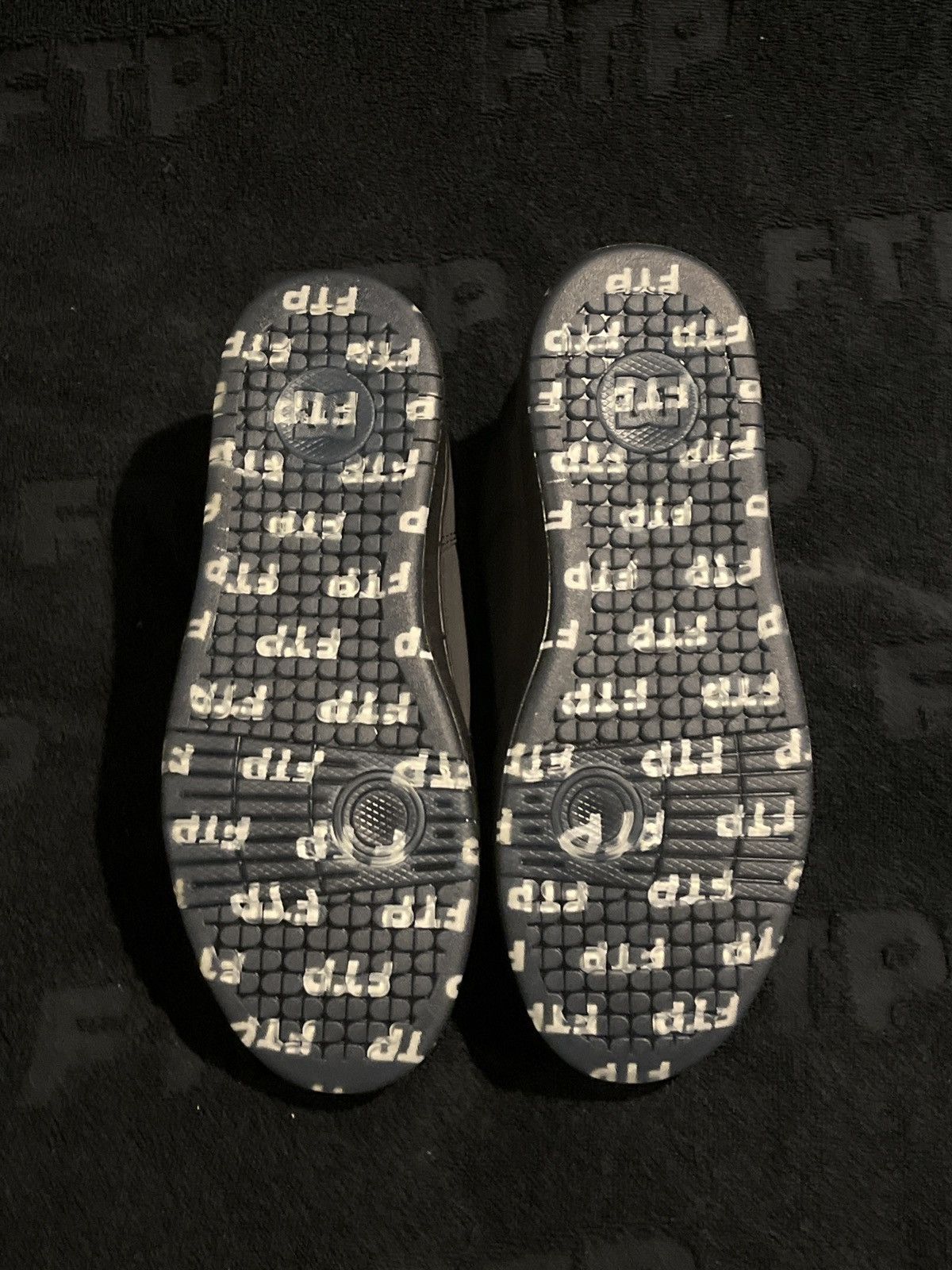 DC × Fuck The Population Manteca 4 FTP Size US 9 / EU 42 - 6 Thumbnail