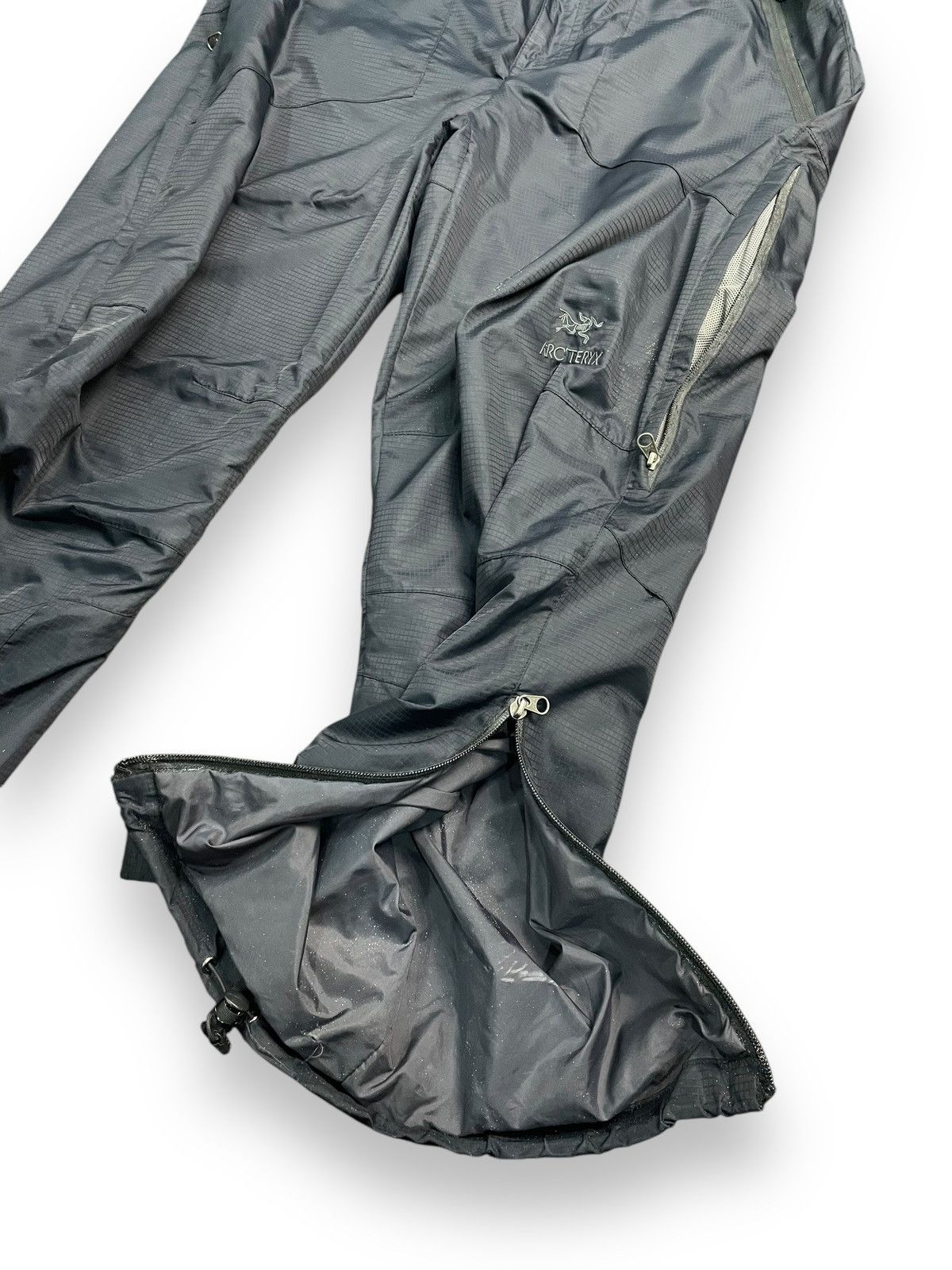 Arc'teryx × Goretex × Vintage Vintage Arcteryx Nylon Hiking Pants Size US 32 / EU 48 - 12 Thumbnail
