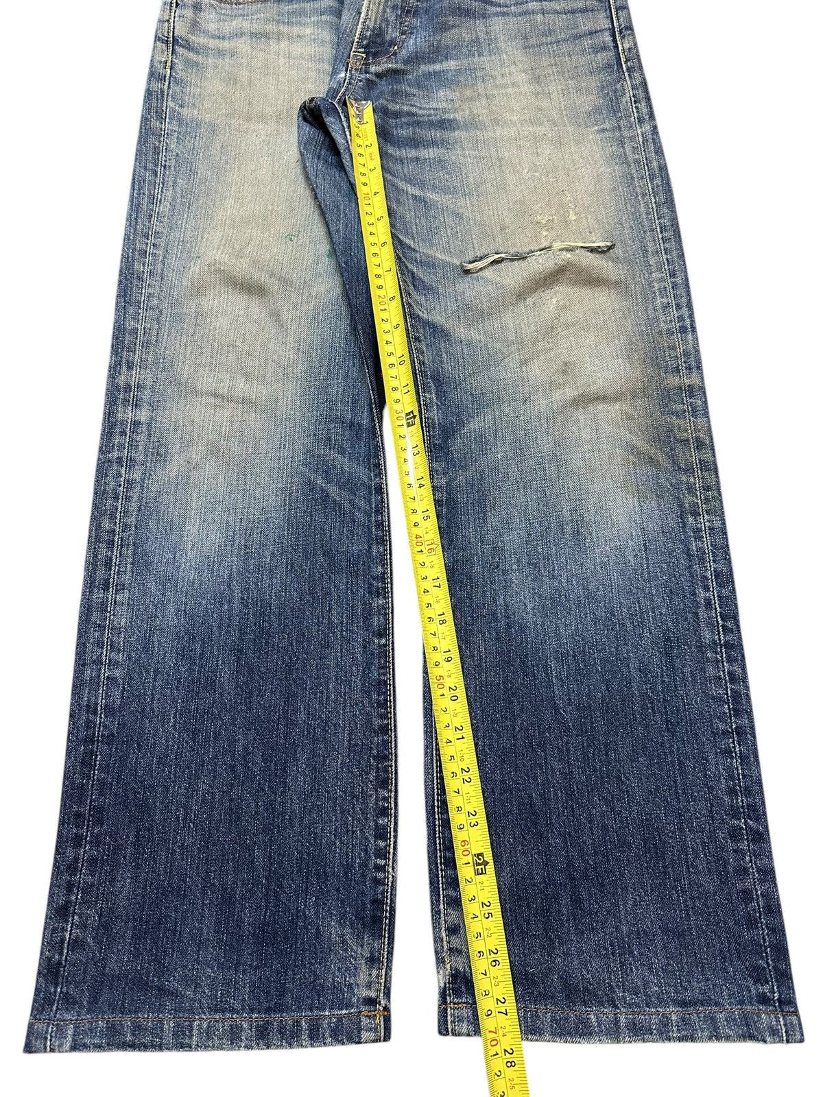 Uniqlo Vintage Japanese Uniqlo Blue Faded Wash Distress Loose Jeans Size US 32 / EU 48 - 13 Thumbnail