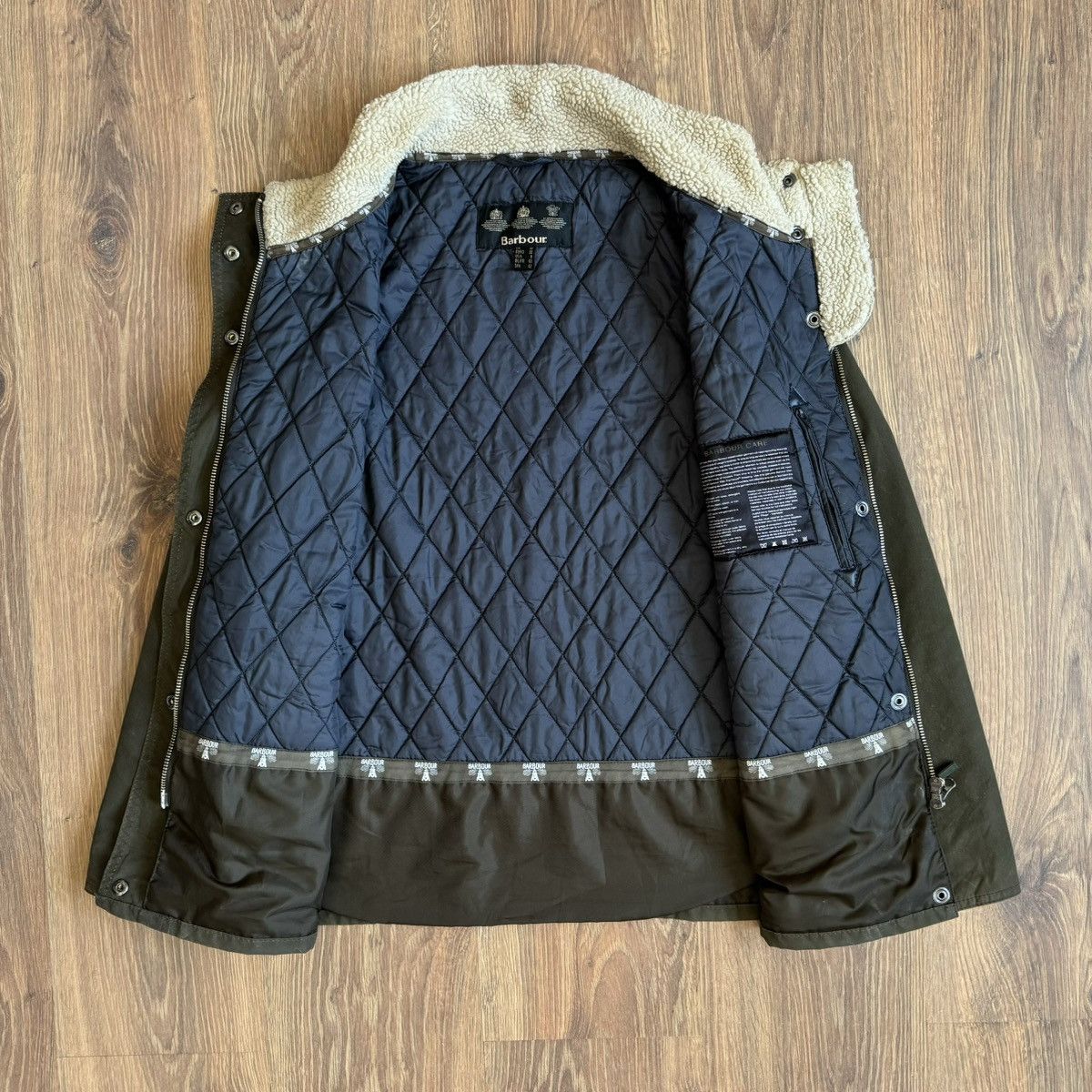 Barbour Barbour Crevasse Wax Jacket Women’s UK12/US8 Green Size M / US 6-8 / IT 42-44 - 5 Thumbnail