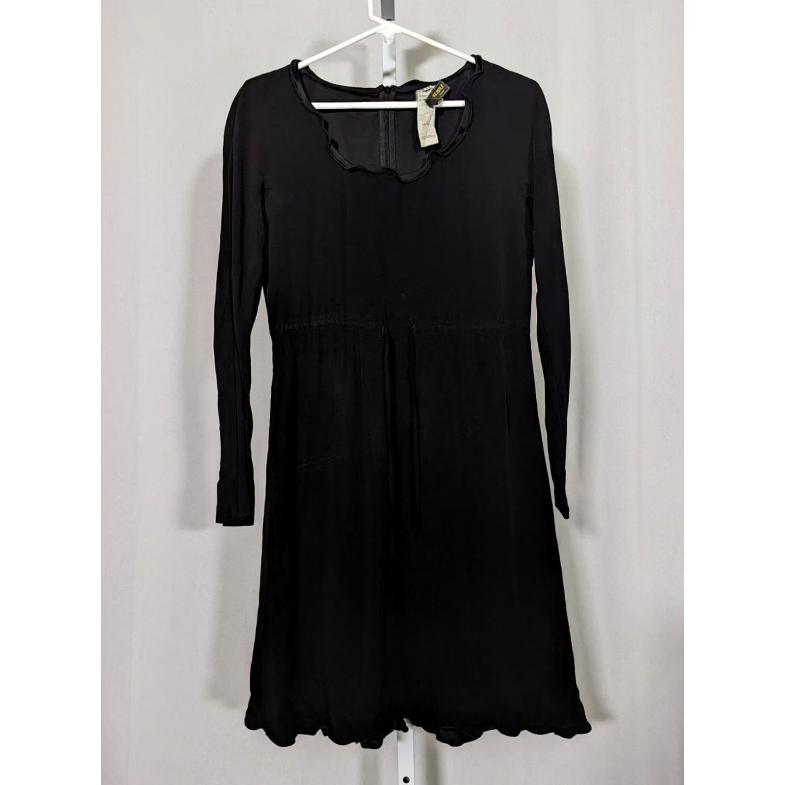 Versace Istante by Gianni Versace Vintage 80s Black Dress Scalloped Neck Size 44 Italy Women Knee Length Vintage 80s} Size M / US 6-8 / IT 42-44 - 4 Thumbnail