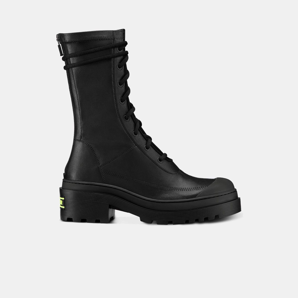 o1bcso1str0224 Boots In Black