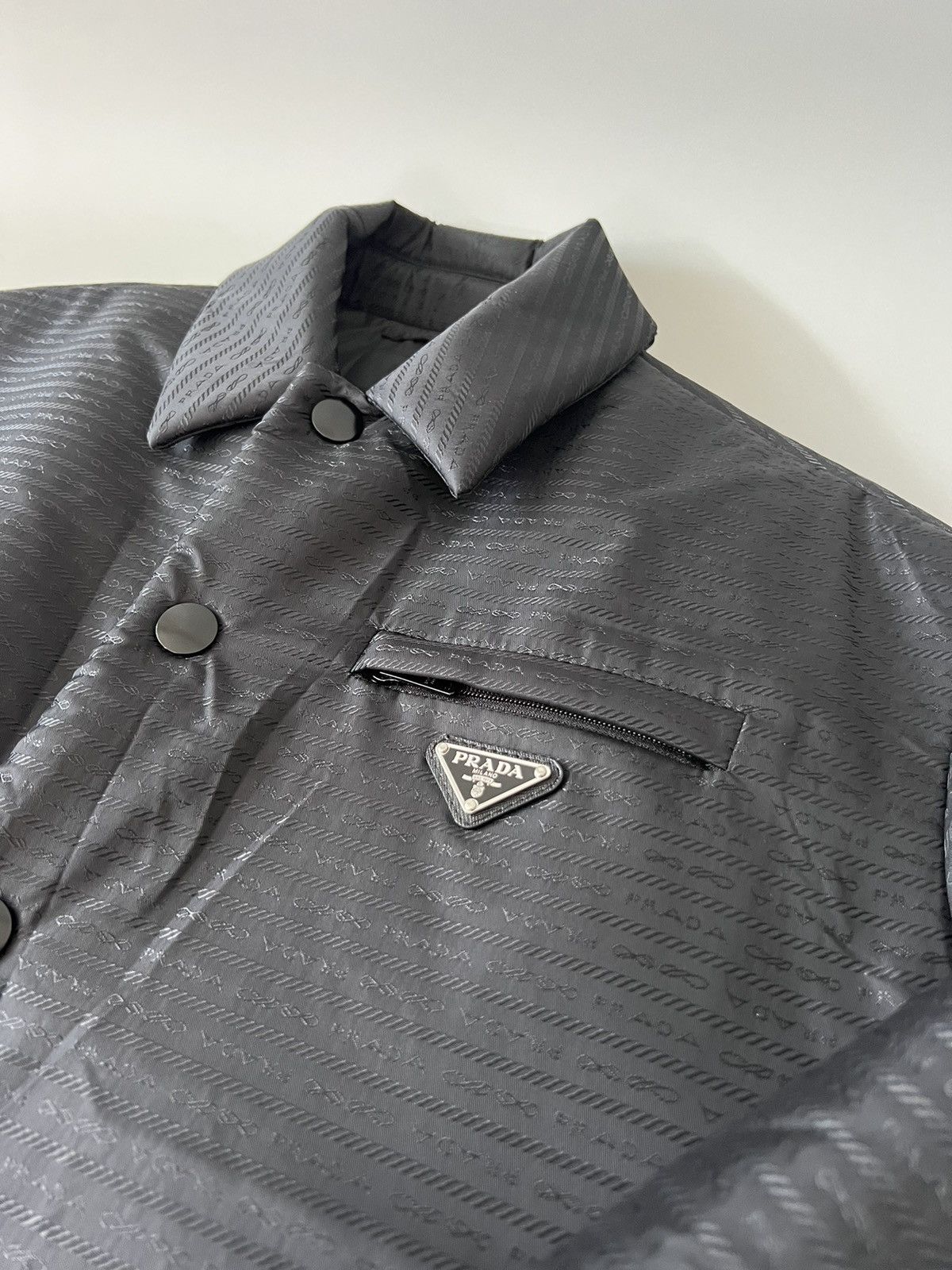 Prada Prada Re-Nylon padded shirt Size US M / EU 48-50 / 2 - 9 Thumbnail