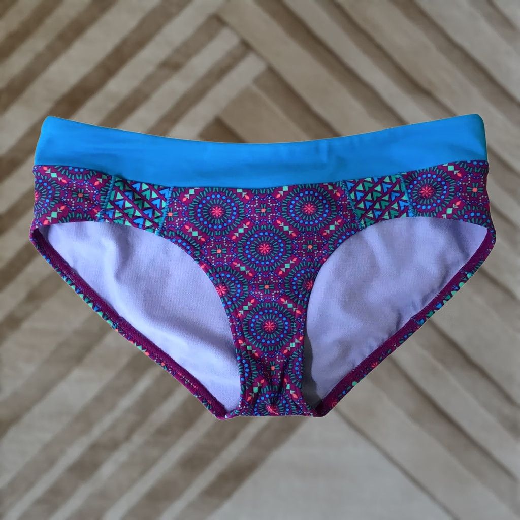 Prana Prana Womens XS Bottoms Bikini Multicolor Geometric Mandala Turquoise Purple Elastic Waist Lined Logo Charm Size 26" / US 2 / IT 38 - 1 Thumbnail