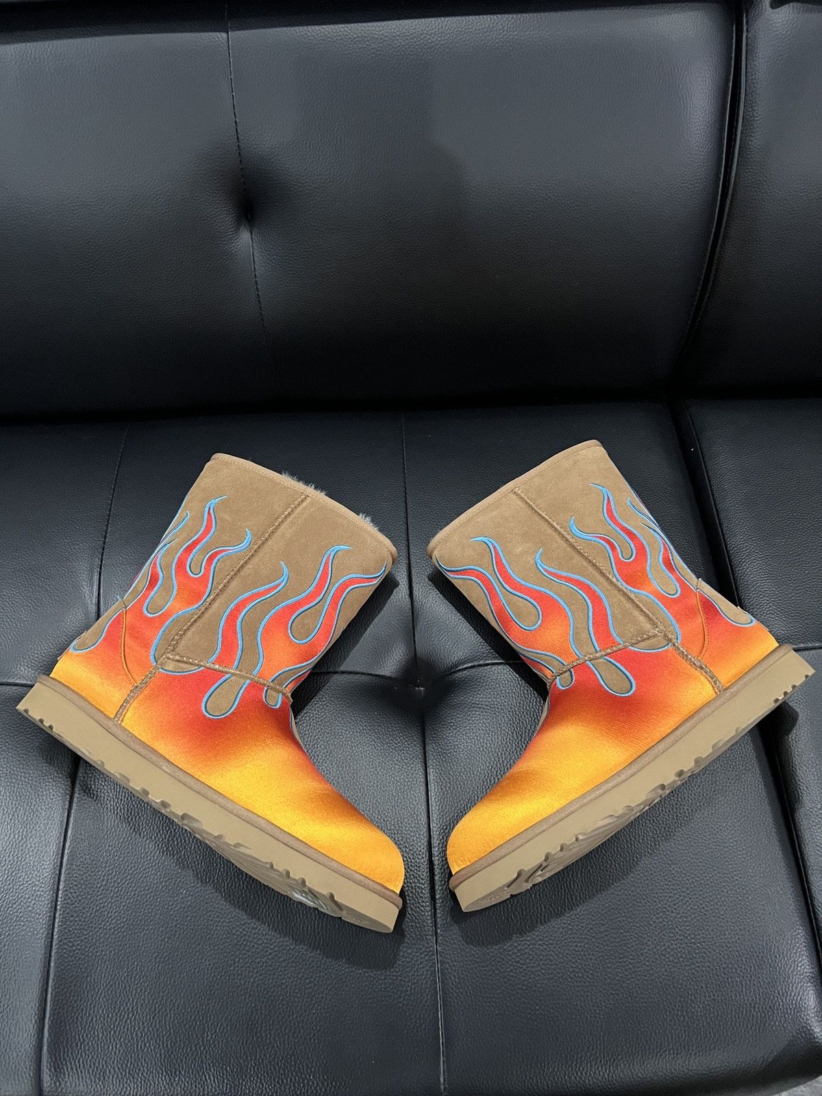 Jeremy Scott UGG by Jeremy Scott Flame Embroidered Snow Boots Size US 12 / EU 45 - 11 Thumbnail
