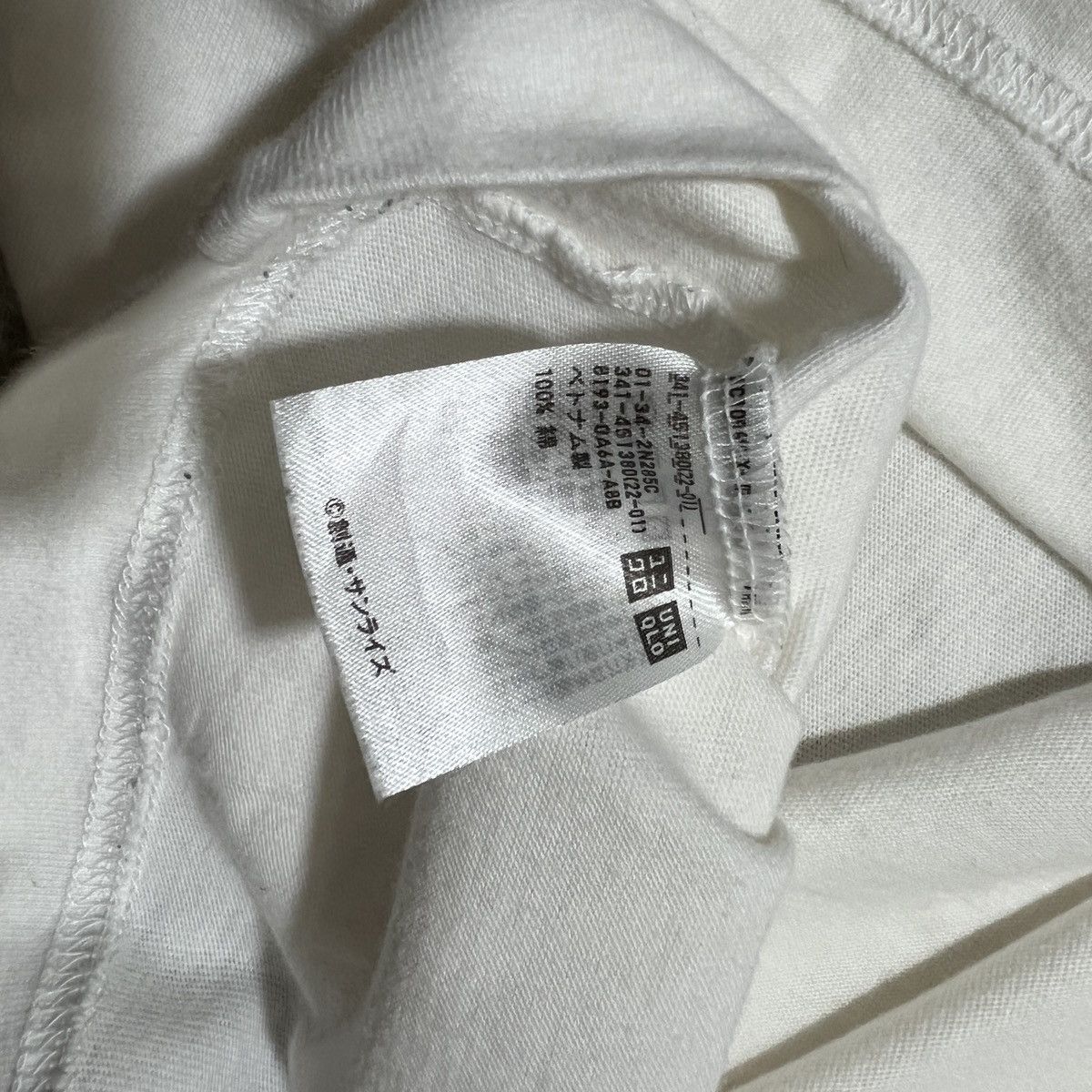 Anime Gundam Uniqlo Tshirt Size US M / EU 48-50 / 2 - 5 Thumbnail
