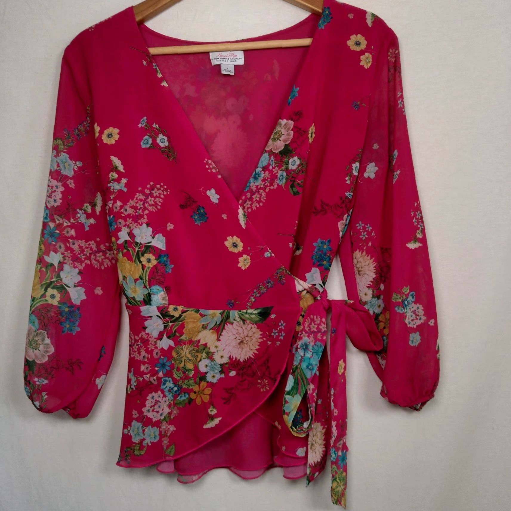 Vintage New York & Co Wrap Blouse Pink Floral Semi Sheer Tie Long Sleeve Small Women V-Neck Chiffon Polyester Womens Size S / US 4 / IT 40 - 2 Thumbnail