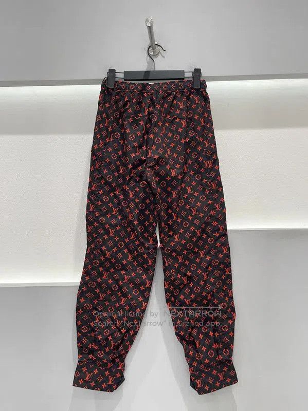 Louis Vuitton Louis Vuitton Red Monogram Casual Pants . Size 30" / US 8 / IT 44 - 2 Thumbnail