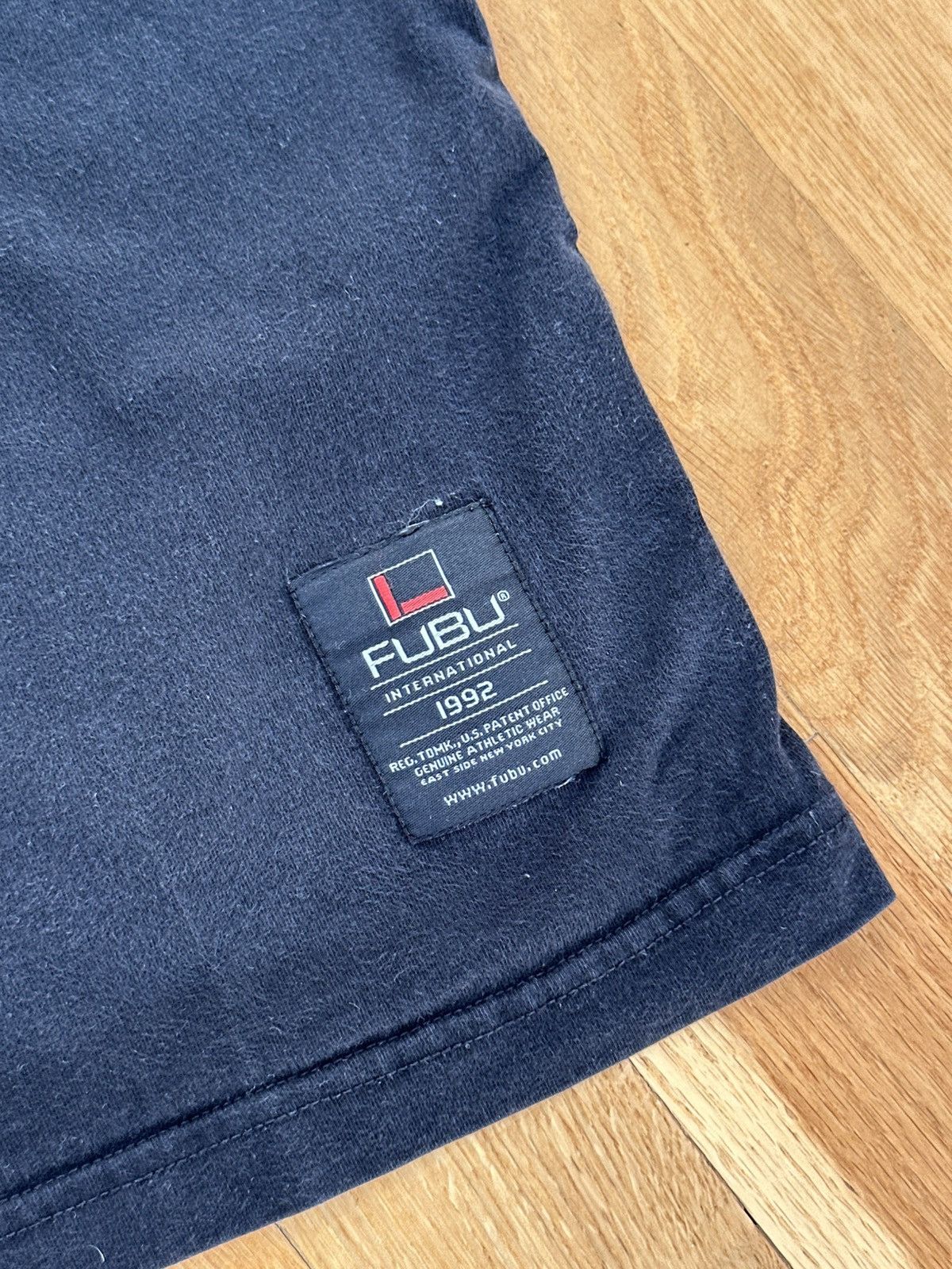 Fubu Vintage Fubu T-shirt 05 New York Logo Size US L / EU 52-54 / 3 - 7 Thumbnail
