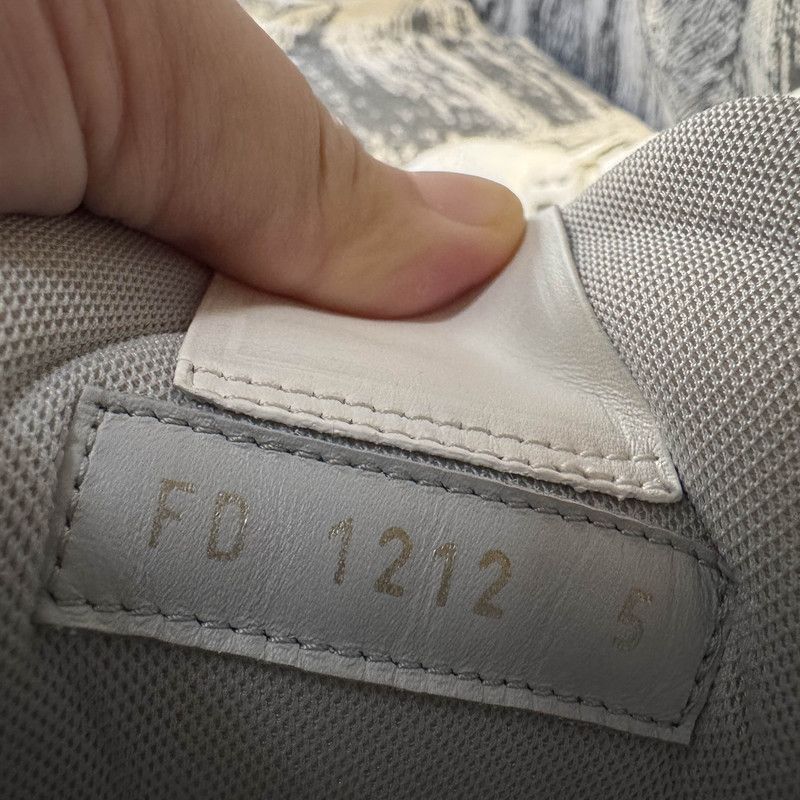 Louis Vuitton Louis Vuitton Trainer Low Top Sneakers for All - Size US 7.5 / EU 40-41 - 5 Thumbnail