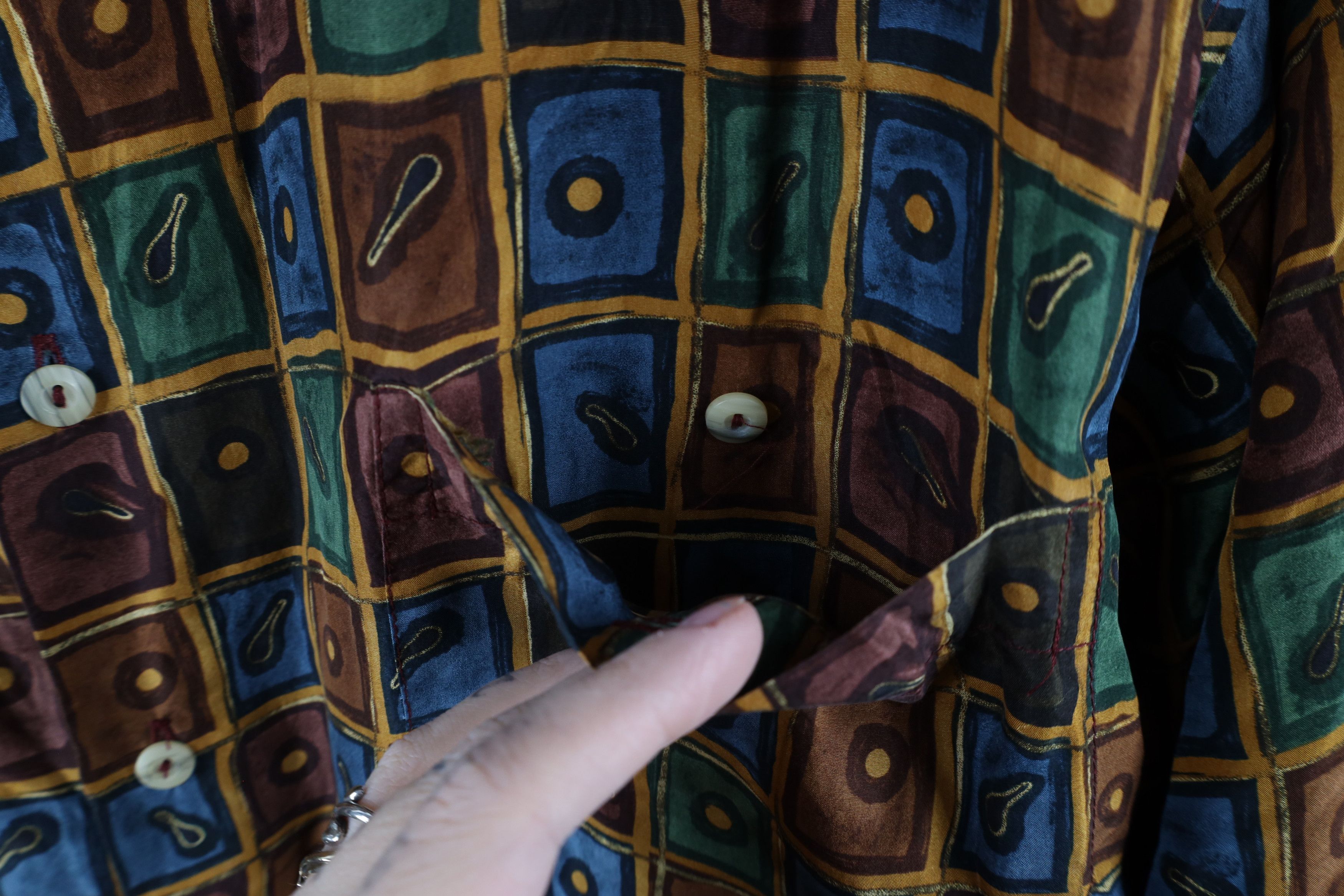 Vintage Vintage 90s Streetwear Checkered Baggy Fit Silk Button Shirt Size US L / EU 52-54 / 3 - 5 Thumbnail