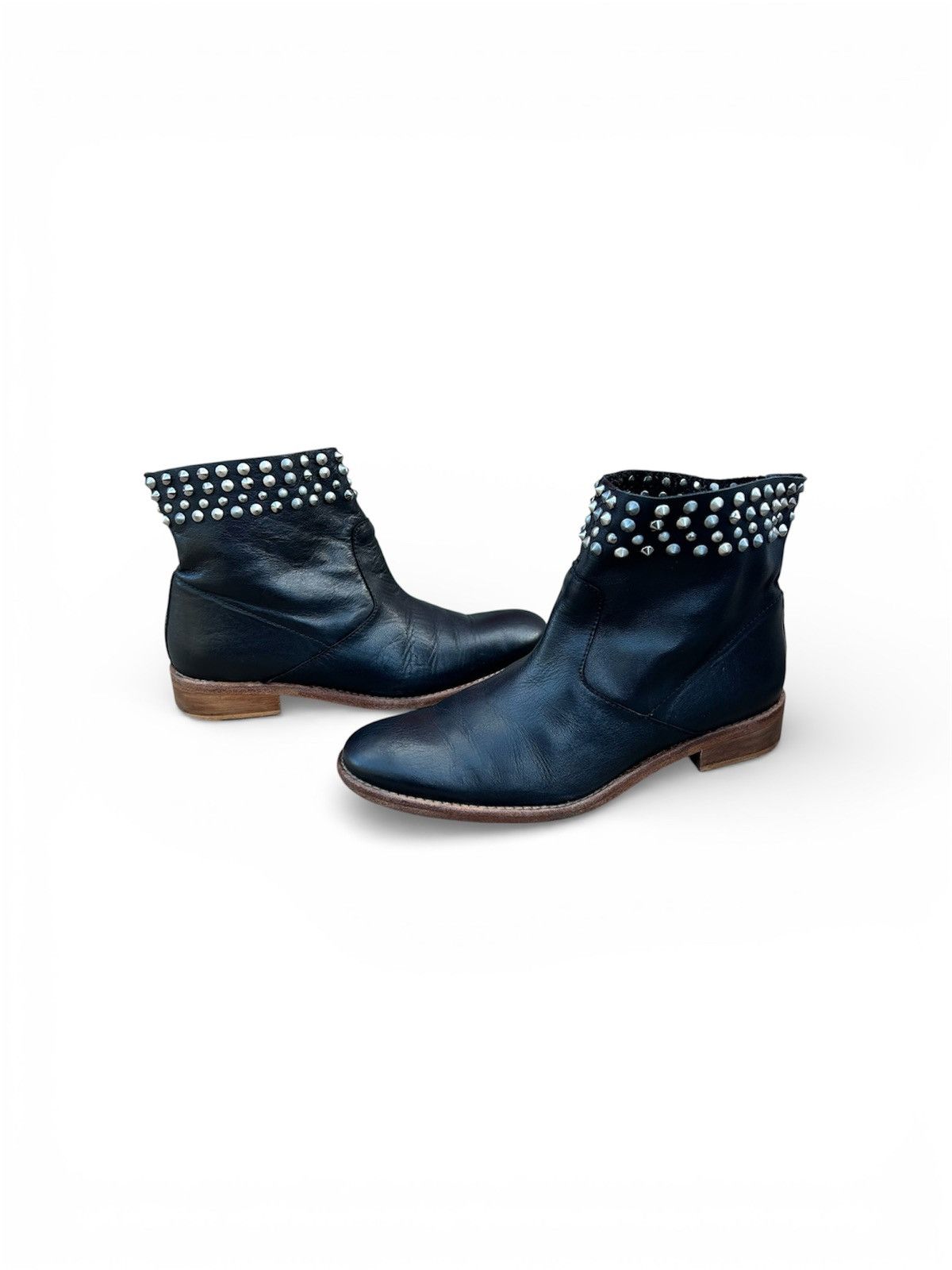 Zadig & Voltaire ZADIG & VOLTAIRE~Black Leather Studded Ankle Bootie~7/7.5/38 Size US 8 / IT 38 - 15 Thumbnail