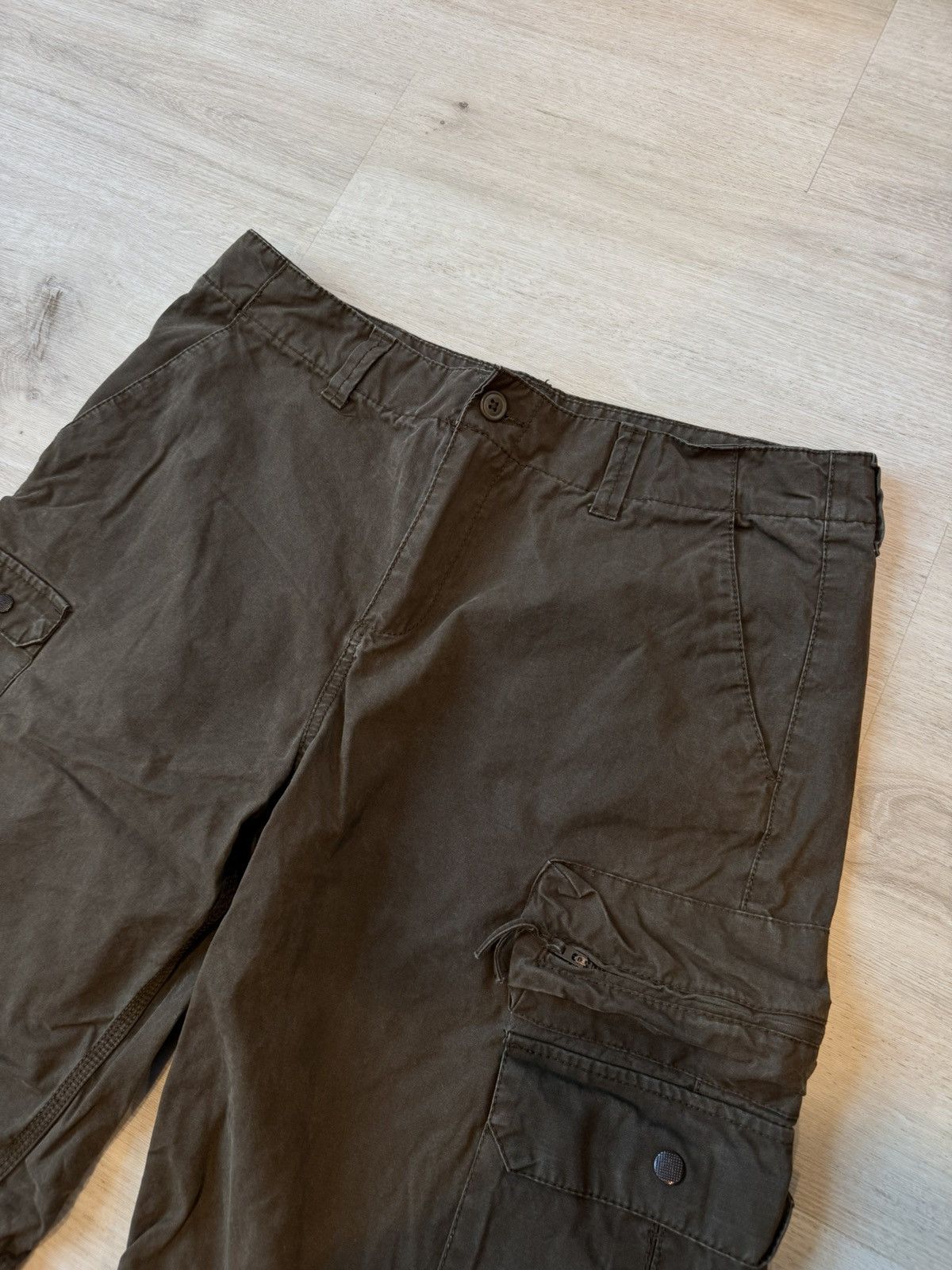 Old Navy Old Navy Cargo Shorts. Tagged 34 Size US 34 / EU 50 - 1 Thumbnail