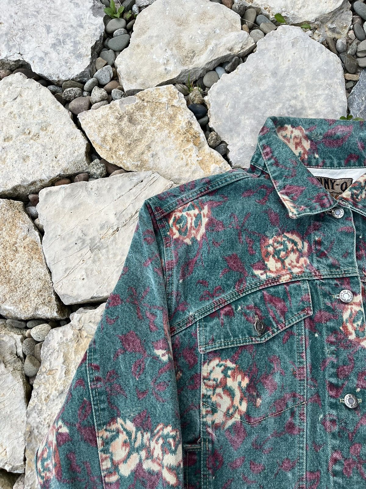 Vintage Vintage Jonny-q y2k all over print cropped denim jacket Size US M / EU 48-50 / 2 - 5 Thumbnail