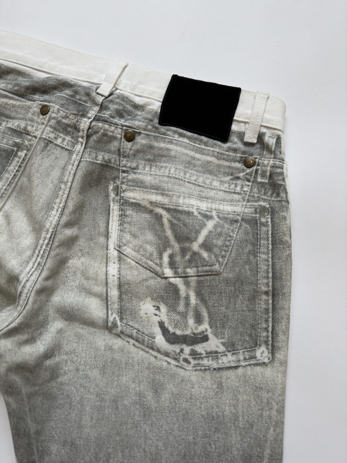 Yves Saint Laurent 2009 Yves Saint Laurent Trompe-l'œil Distressed Jeans Size US 30 / EU 46 - 3 Thumbnail