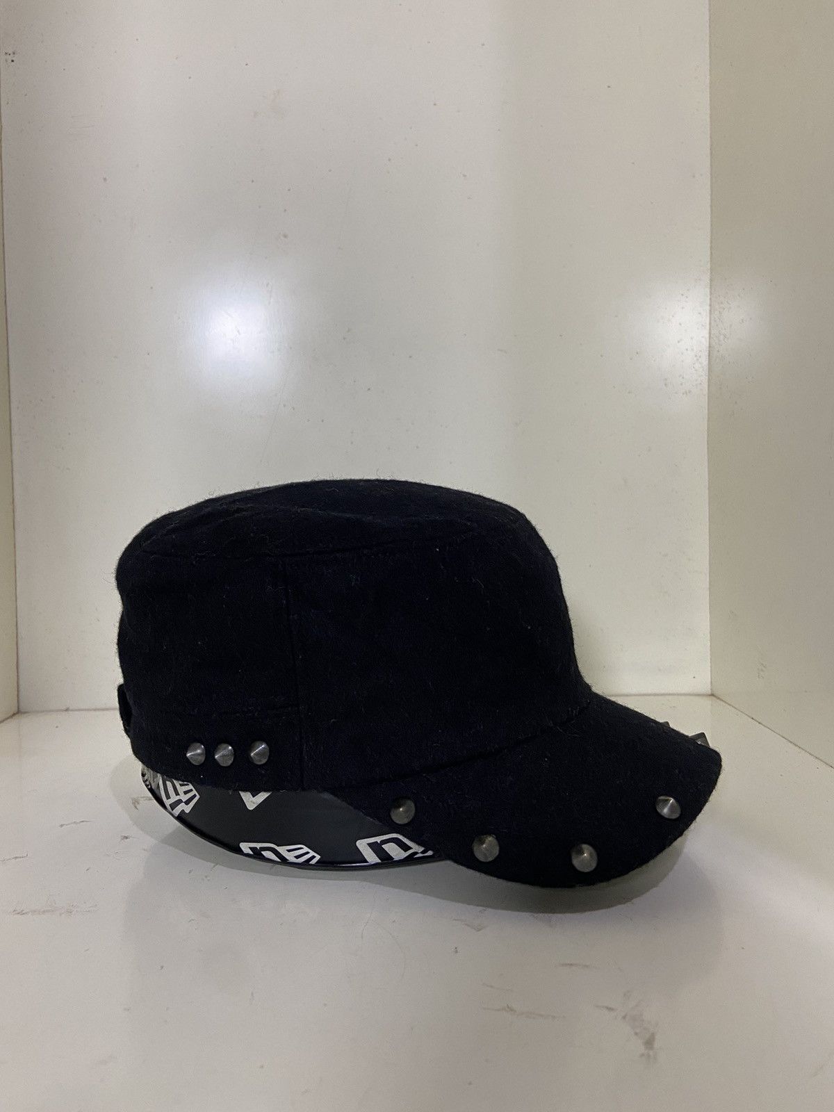 If Six Was Nine VTG PUNK SKULL STUDDED WITH THORNS HAT Size ONE SIZE - 4 Thumbnail