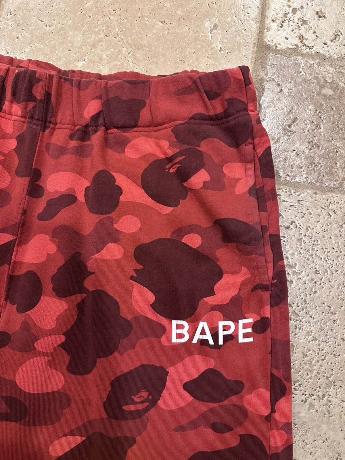 Bape A Bathing Ape Bape Red Camo Logo Sweatpants Joggers Size US 34 / EU 50 - 4 Thumbnail