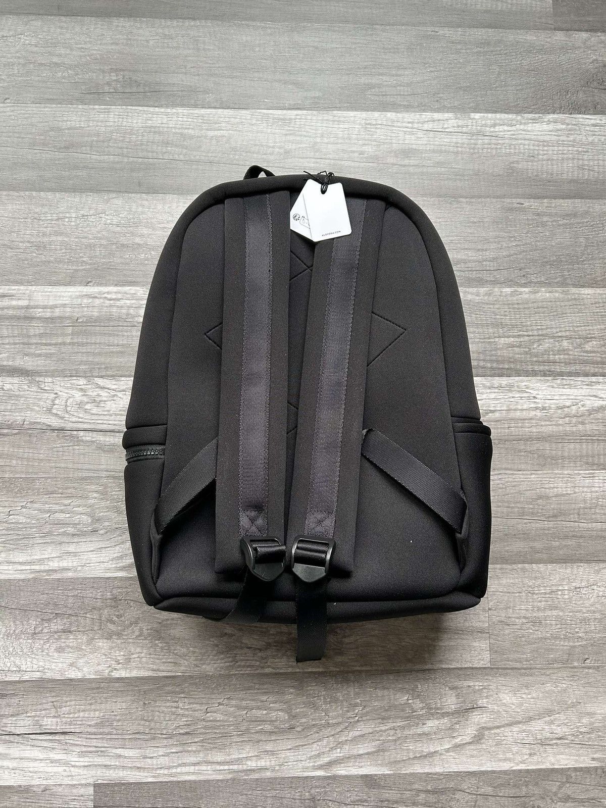 Alo Yoga Alo Yoga Stow Backpack Black New With Tags 17.6L Size ONE SIZE - 2 Thumbnail