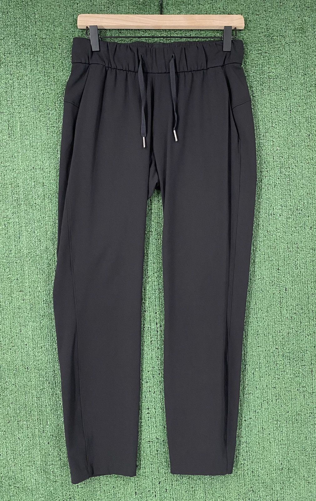 Lululemon Lululemon On The Fly Black Jogger Pants Womens Size 4 Size 27" / US 4 / IT 40 - 1 Thumbnail