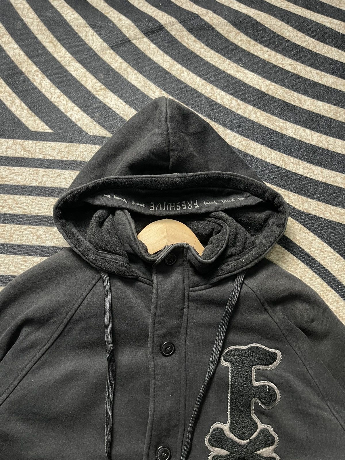 Freshjive 2000s FRESHJIVE HOODIE ZIPPER BUTTON RARE DESIGN Size US M / EU 48-50 / 2 - 5 Thumbnail