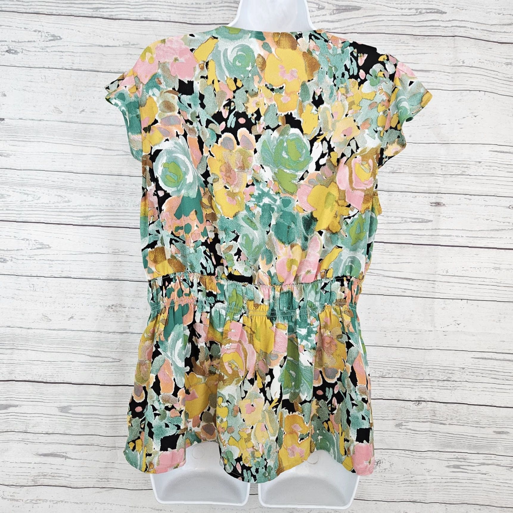 Twisted X Pleione Blouse Shirt Womens Top L Green Pink Twisted Front Flutter Sleeve V-Neck Short Sleeve Pullover Casual Modern Basic Size L / US 10 / IT 46 - 3 Thumbnail