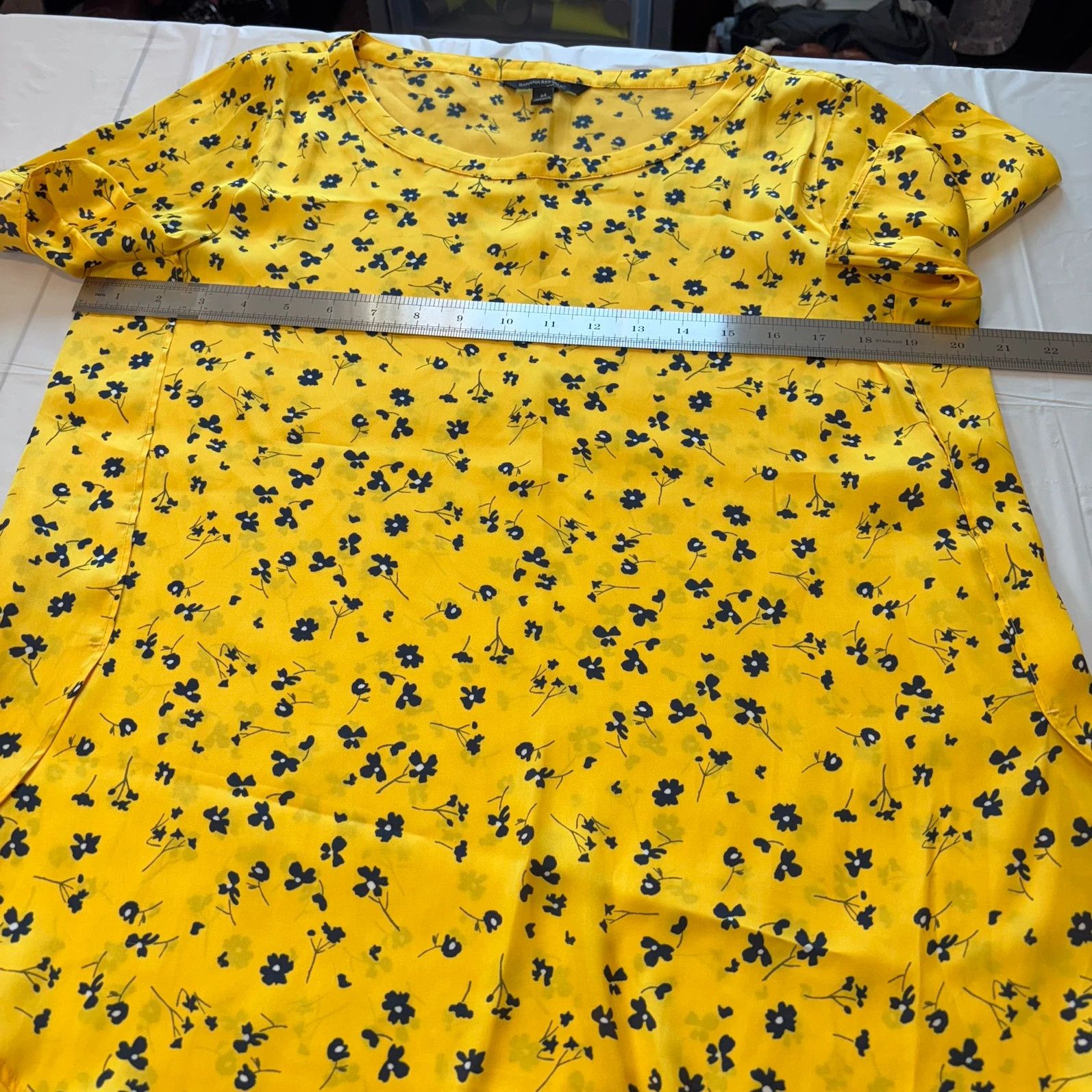 Banana Republic Banana Republic Short Sleeve Scoop Neck Yellow size M Size M / US 6-8 / IT 42-44 - 9 Thumbnail