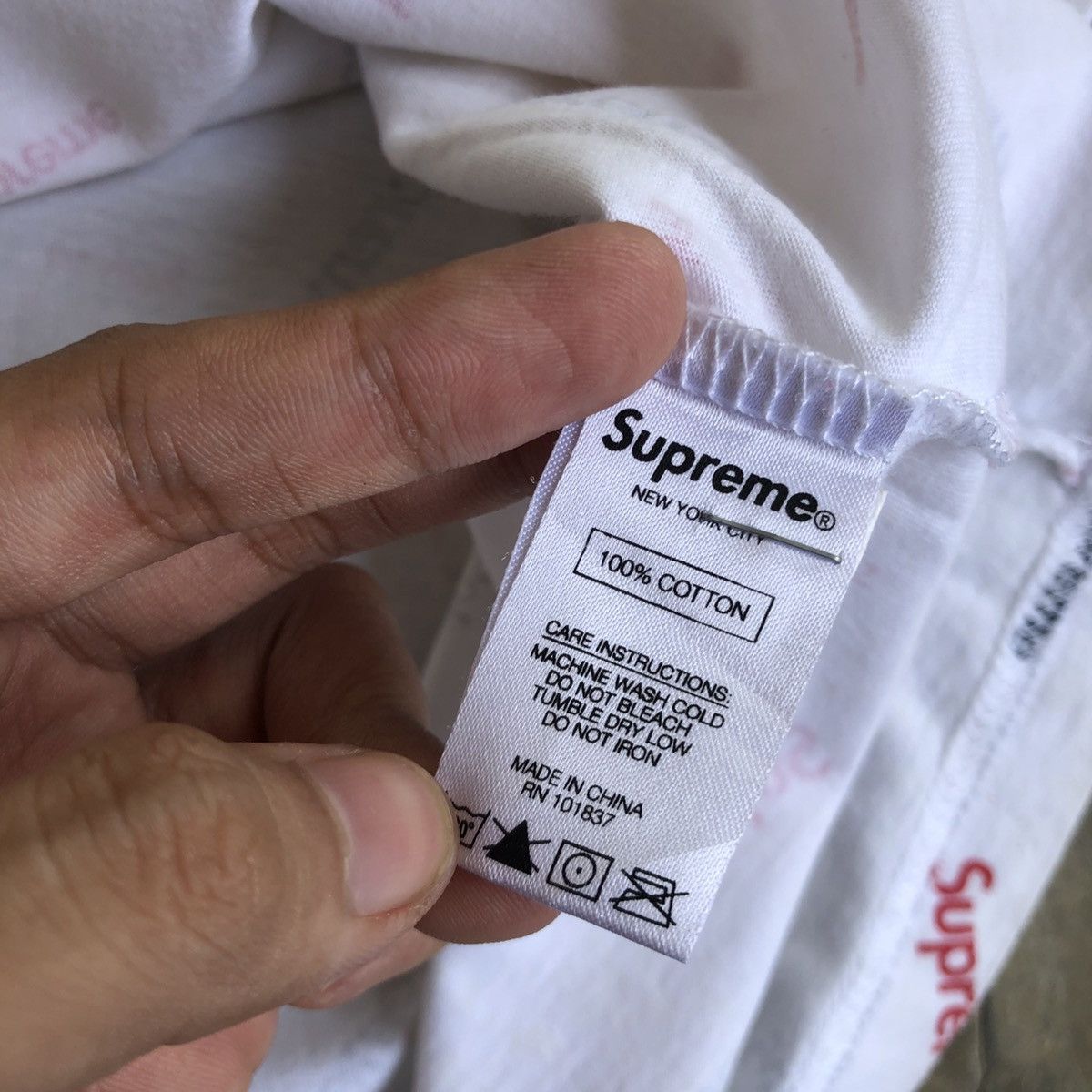 Supreme FW 18 Supreme Scatter Ringer Tee T-shirt White Size US L / EU 52-54 / 3 - 9 Thumbnail