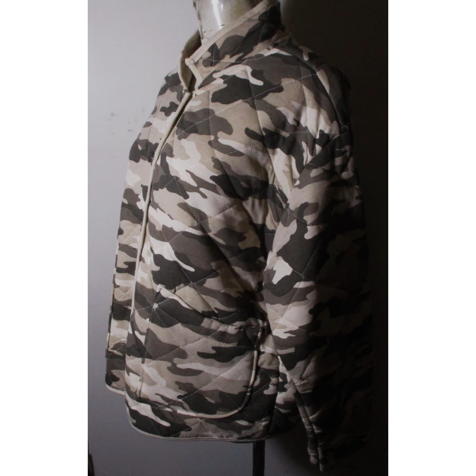 Vintage KENSIE Women's Jacket Camo Quilted Snap Button Beige Green Size L NWT Size L / US 10 / IT 46 - 4 Thumbnail