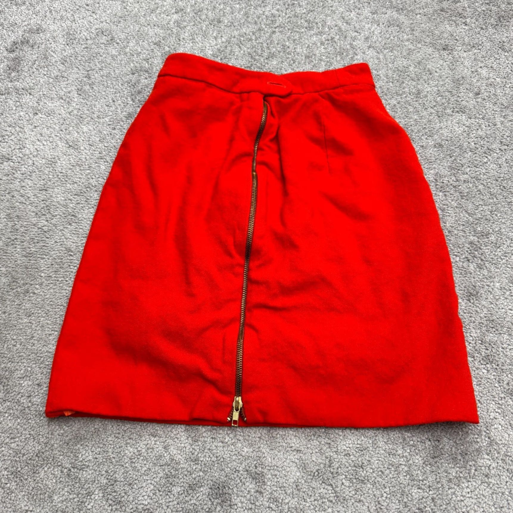 Anne Klein VINTAGE Anne Klein Skirt Wool Pencil Women 0 Adult Regular Red Knee Length Zipper 80s 90s Classic Workwear Women's Size 25" / US 0 / IT 36 - 2 Thumbnail