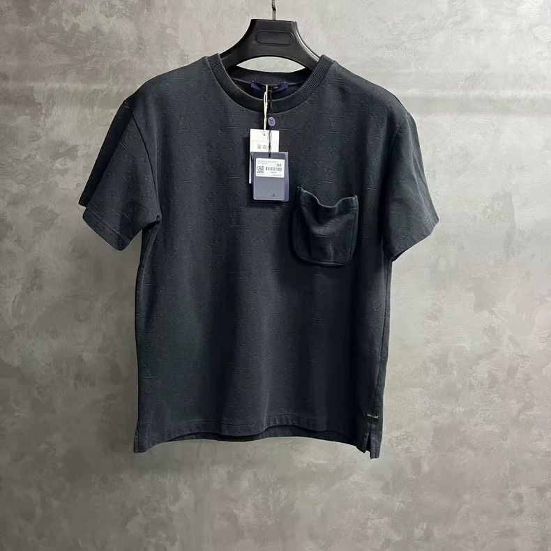Louis Vuitton Louis Vuitton Grey Solid Round Neck Pullover Short Sleeve Size US S / EU 44-46 / 1 - 1 Thumbnail