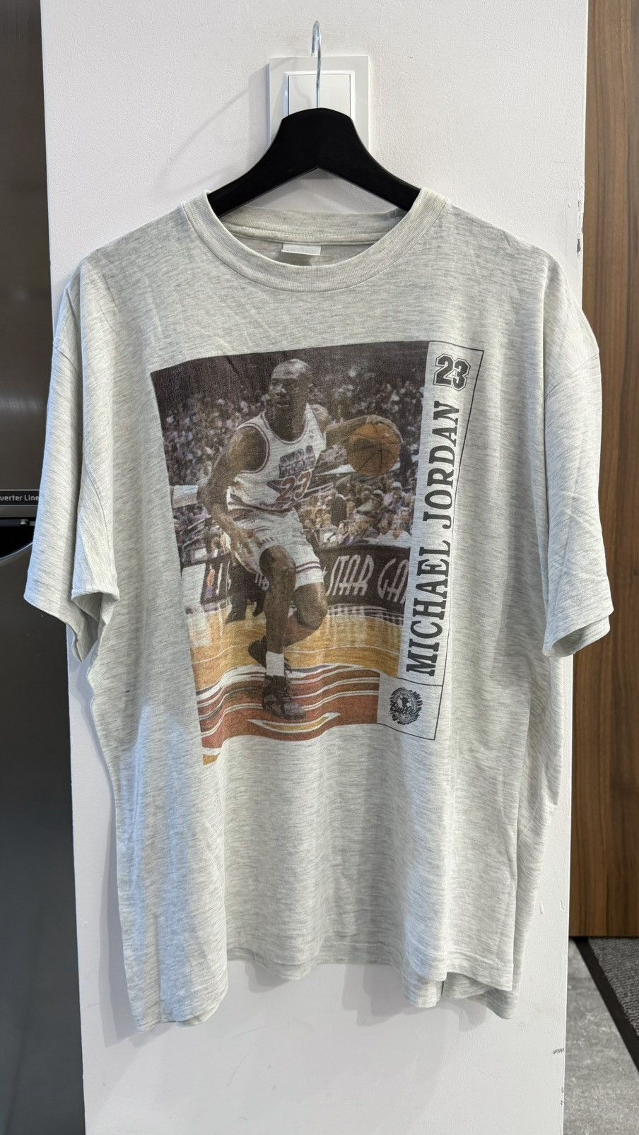Vintage Michael Jordan 23 Vintage T-Shirt Size US XL / EU 56 / 4 - 1 Thumbnail