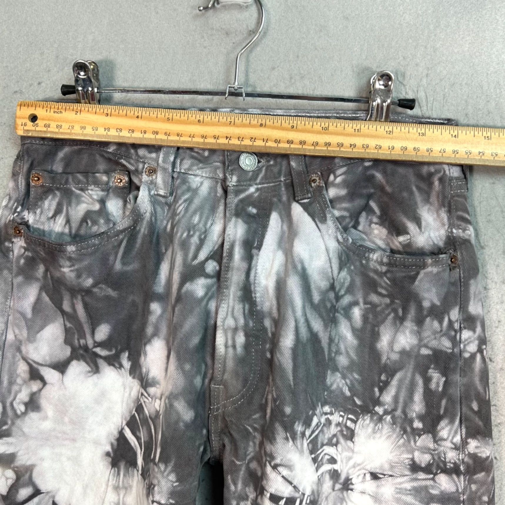 Levi's Levis Womens Size 28 x 30 Tie-Dye Distressed Gray Jeans 100% Cotton Button-Fly Size 28" / US 6 / IT 42 - 5 Thumbnail