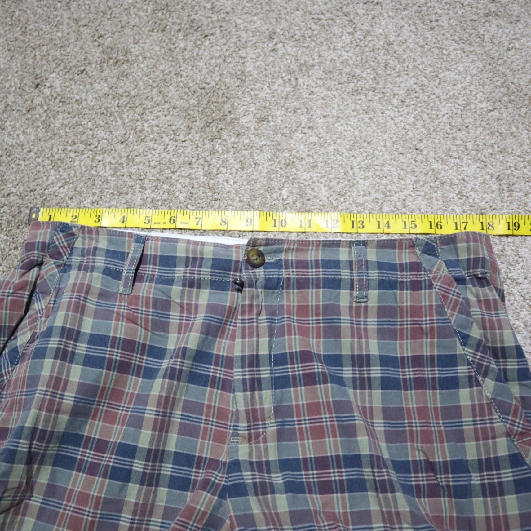 Tommy Hilfiger Tommy Hilfiger Bermuda Shorts Plaid Casual Men Size 34 Multicolor Pocket Zipper Logo Front Flat Front Regular Inseam 10 Charm Size US 34 / EU 50 - 3 Thumbnail