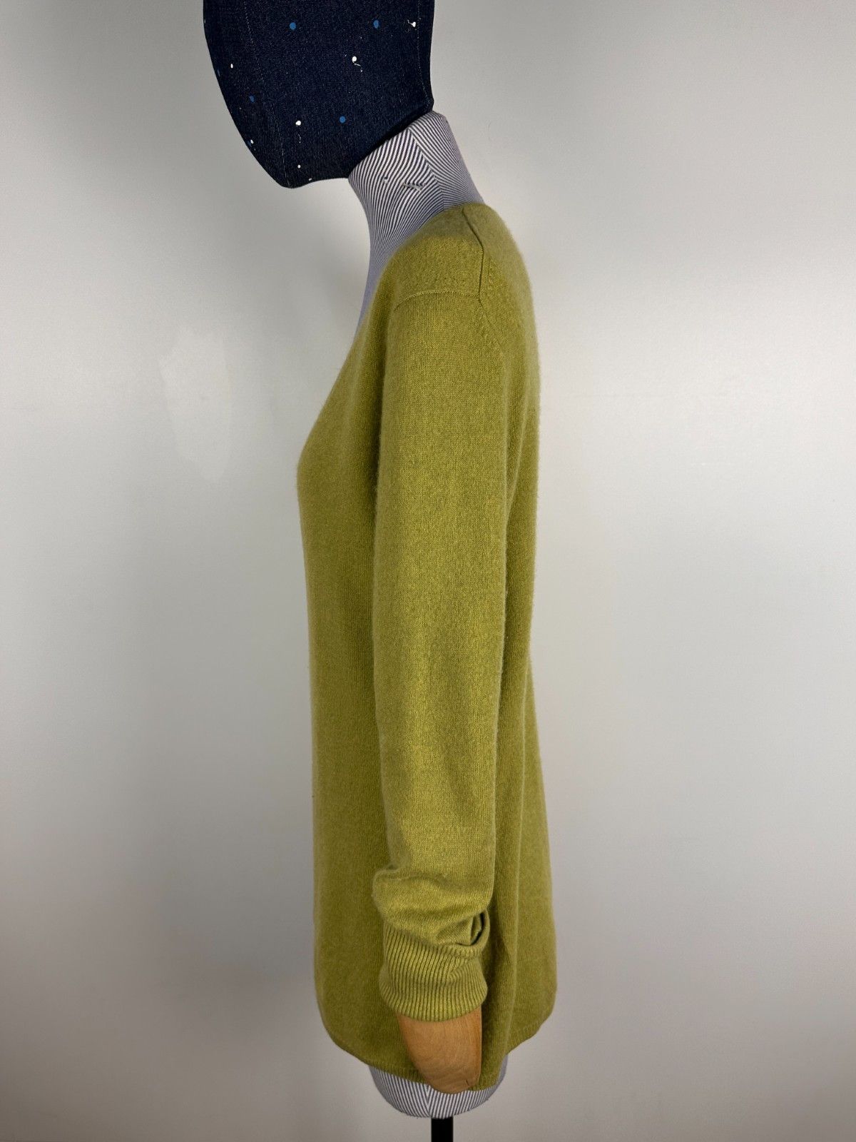 Uniqlo Uniqlo Cashmere V Neck Long Sleeve Knit Jumper Womens Size L Size L / US 10 / IT 46 - 4 Thumbnail