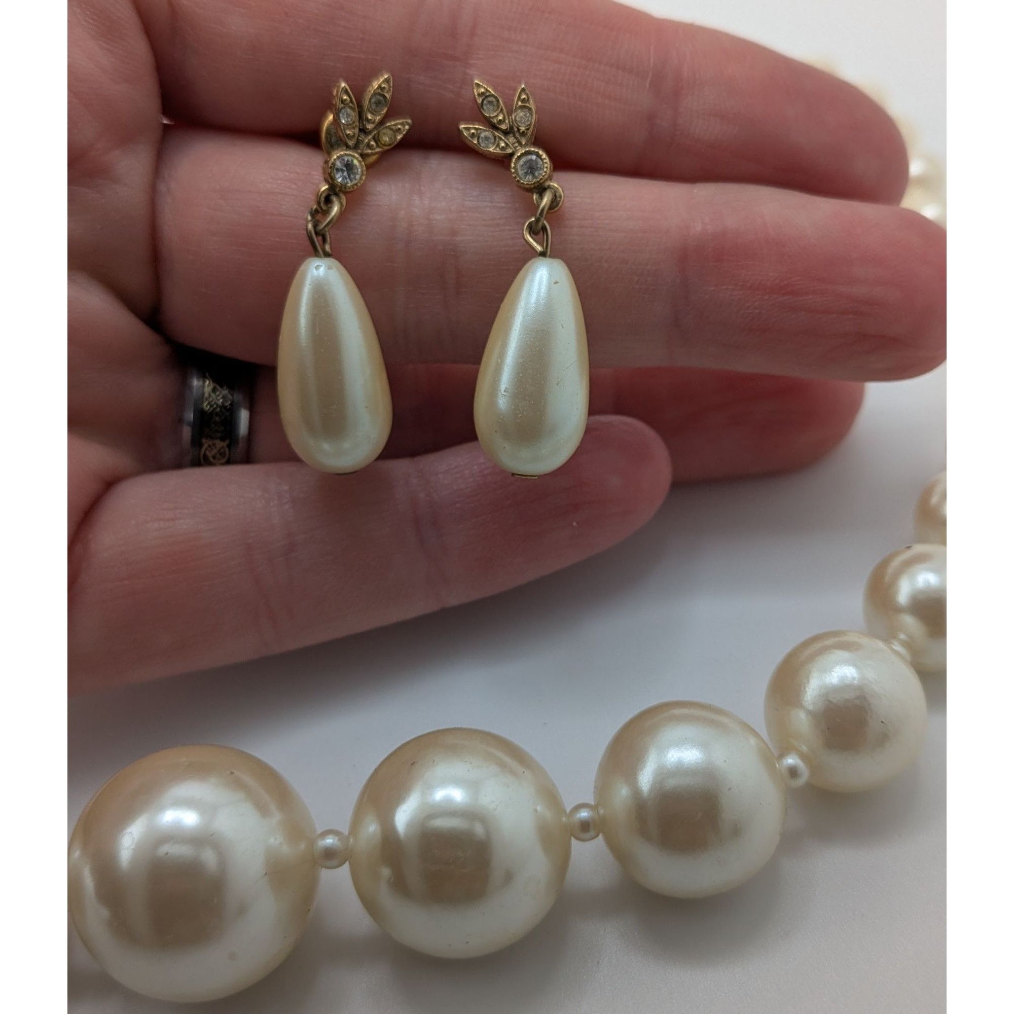 Other Vintage Faux Pearl Necklace & Earrings Set With Gold-Tone De Size ONE SIZE - 4 Thumbnail