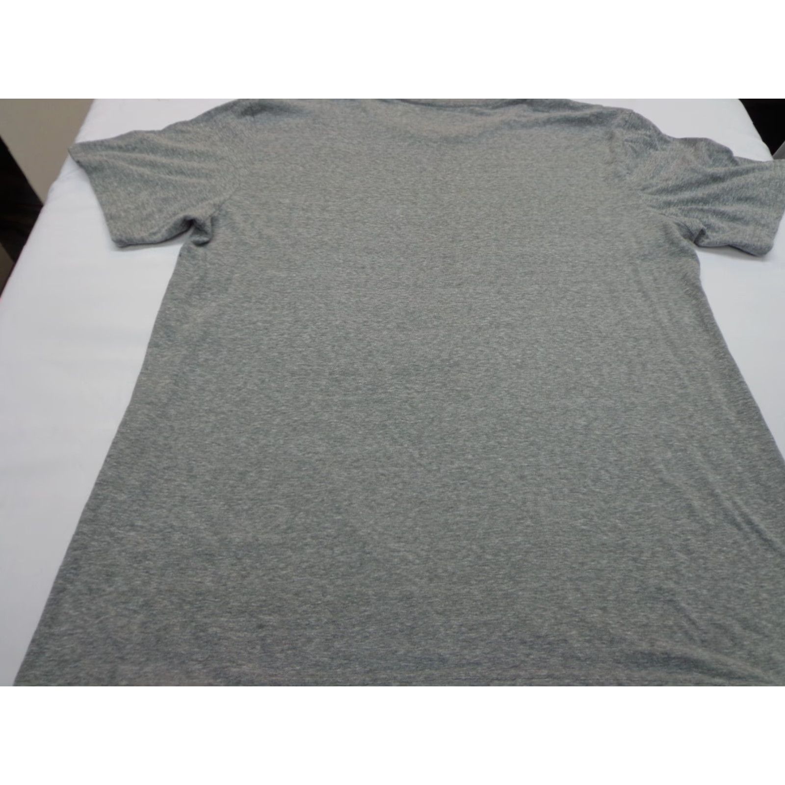 Disney VINTAGE Disney Mickey Mouse Classic Distressed Graphic Men's Gray Heather T-Shirt Large Size US L / EU 52-54 / 3 - 6 Thumbnail