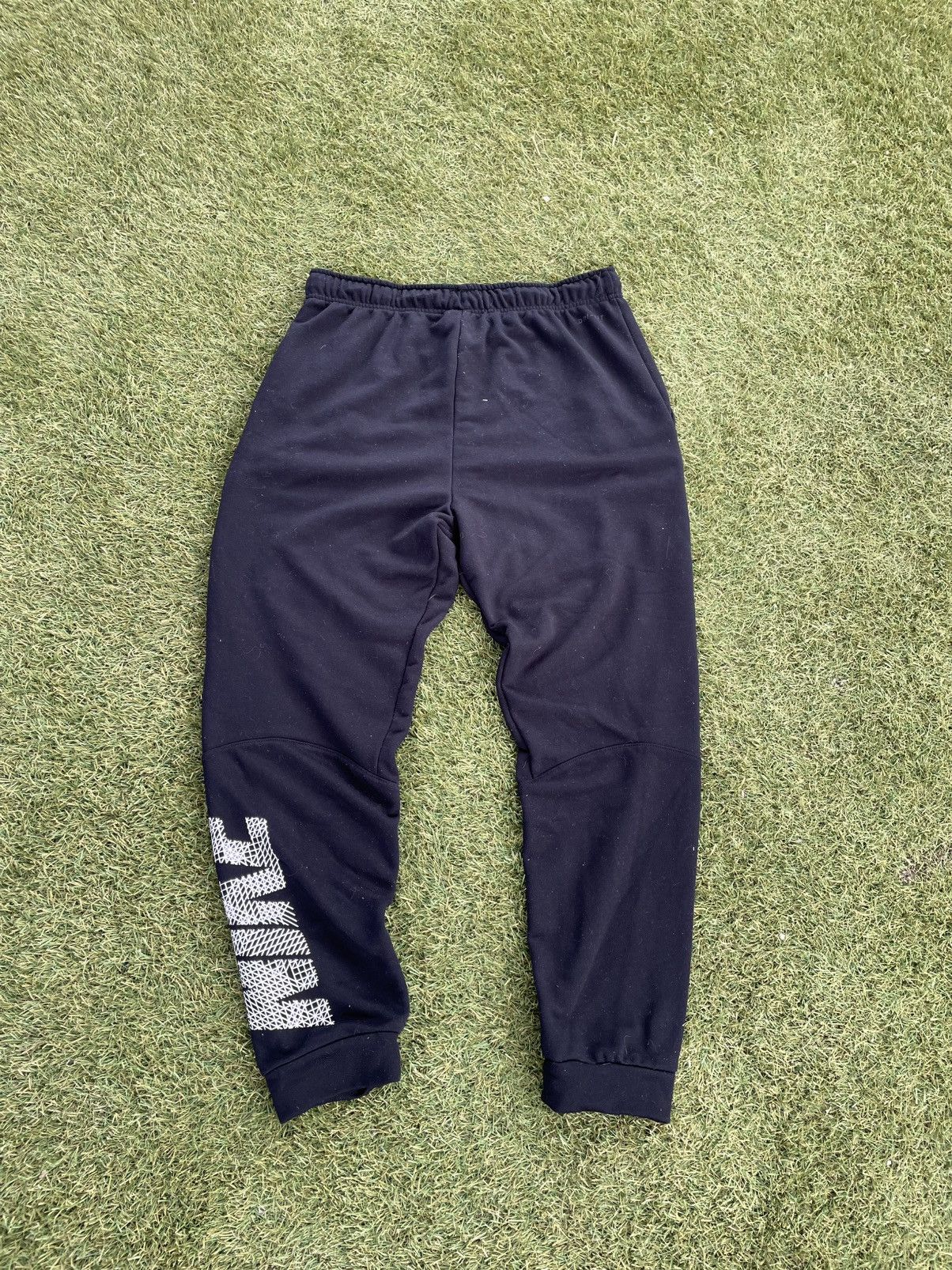 Nike Nike Joggers Men Size large Black Dri Fit Casual Workout Size US 28 / EU 44 - 5 Thumbnail