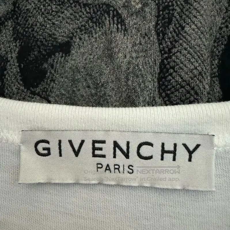 Givenchy Givenchy Women's White Logo T-shirt XS . Size XS / US 0-2 / IT 36-38 - 3 Thumbnail