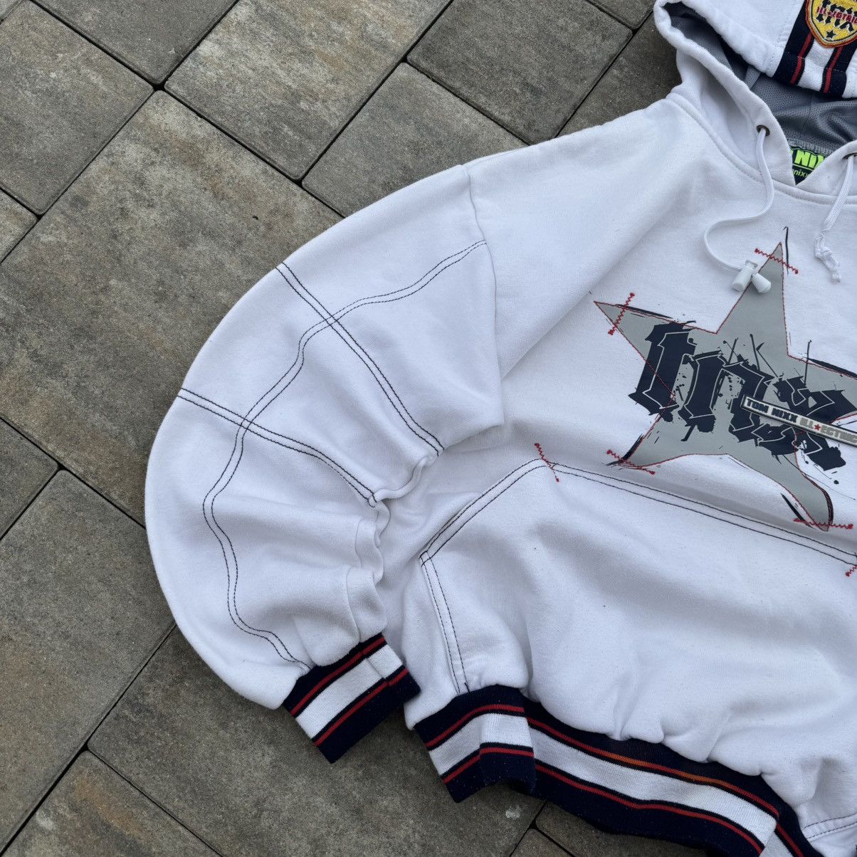 Japanese Brand Vintage Tom Nixx Crazy Rare Hoodie Central Logo Boxy 90s Size US L / EU 52-54 / 3 - 2 Thumbnail