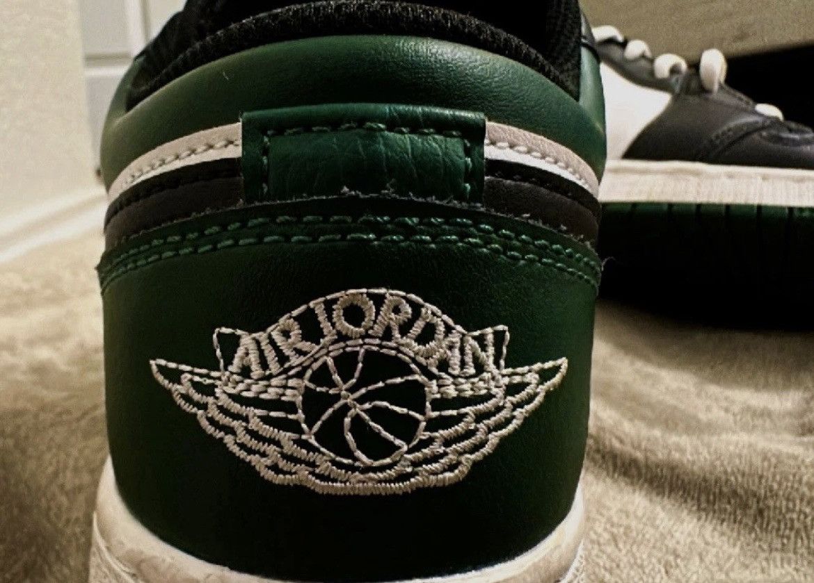 Jordan Brand Nike Air Jordan 1 Low “Green Toe” Sz 6.5y Size US 6.5 / EU 39-40 - 4 Thumbnail