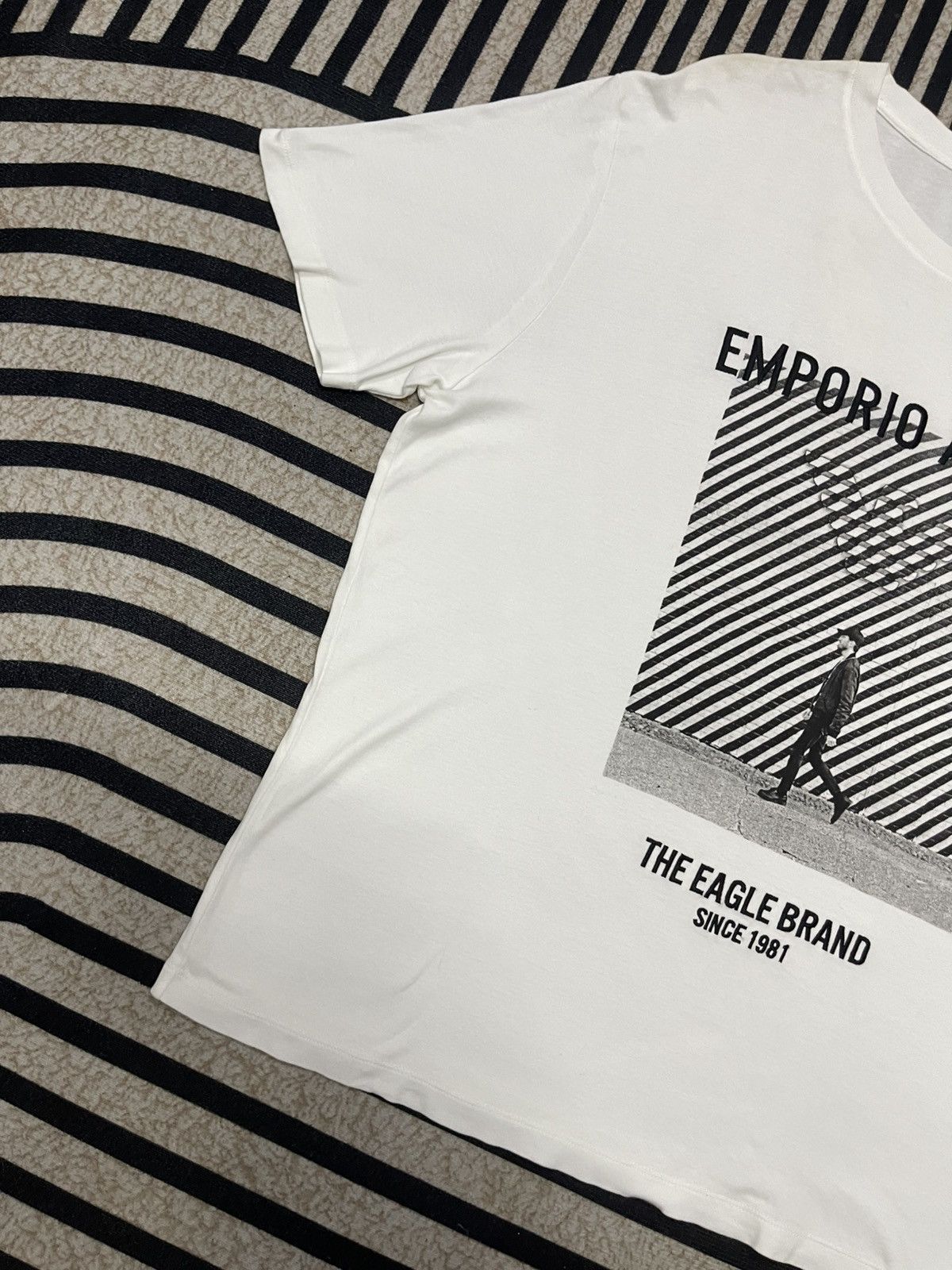 Emporio Armani 2000s EMPORIO ARMANI THE EAGLE BRAND PHOTO TEES XL Size US XL / EU 56 / 4 - 3 Thumbnail